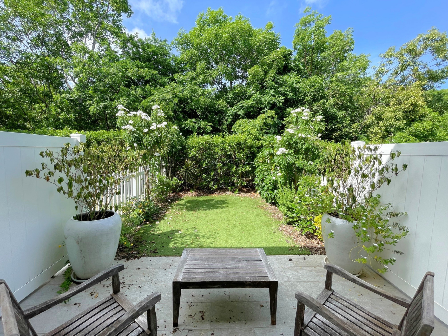 Siena Gardens Modern 1 Bed