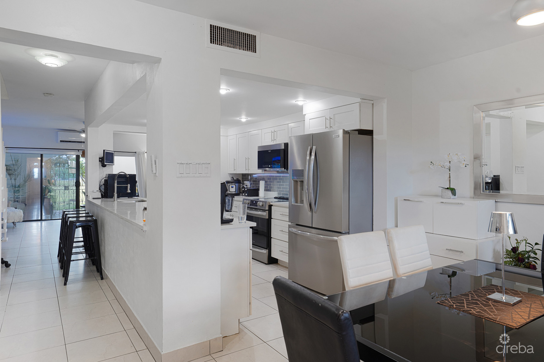 LIME TREE BAY TOWNHOUSE 2 BED 2.5 BATH SMB CORRIDOR