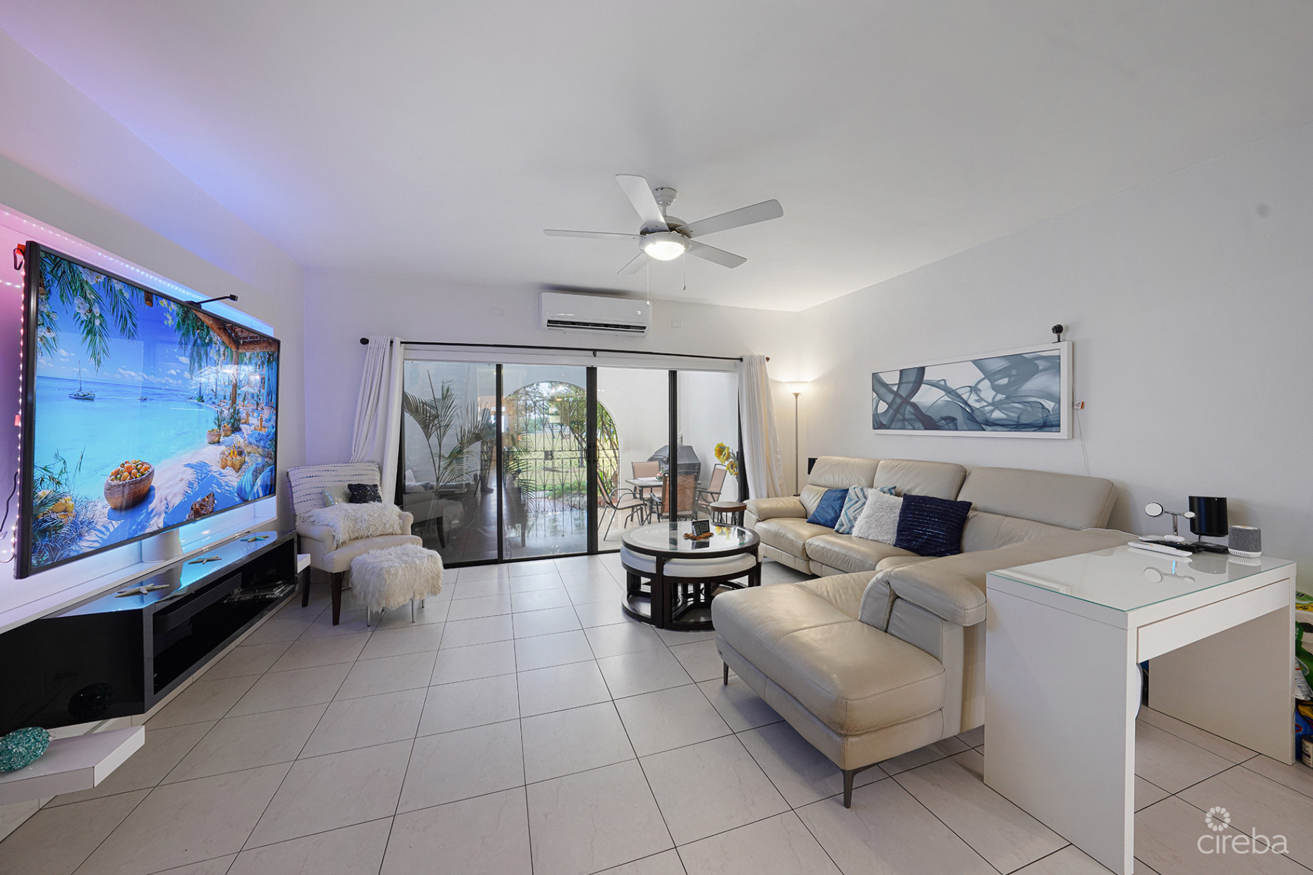 LIME TREE BAY TOWNHOUSE 2 BED 2.5 BATH SMB CORRIDOR