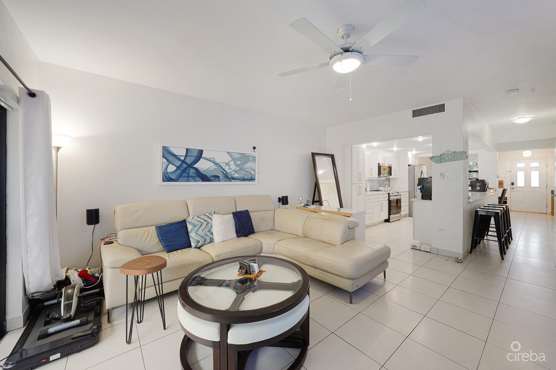 LIME TREE BAY TOWNHOUSE 2 BED 2.5 BATH SMB CORRIDOR