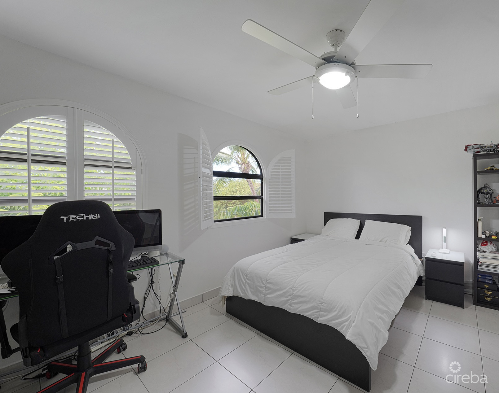 LIME TREE BAY TOWNHOUSE 2 BED 2.5 BATH SMB CORRIDOR