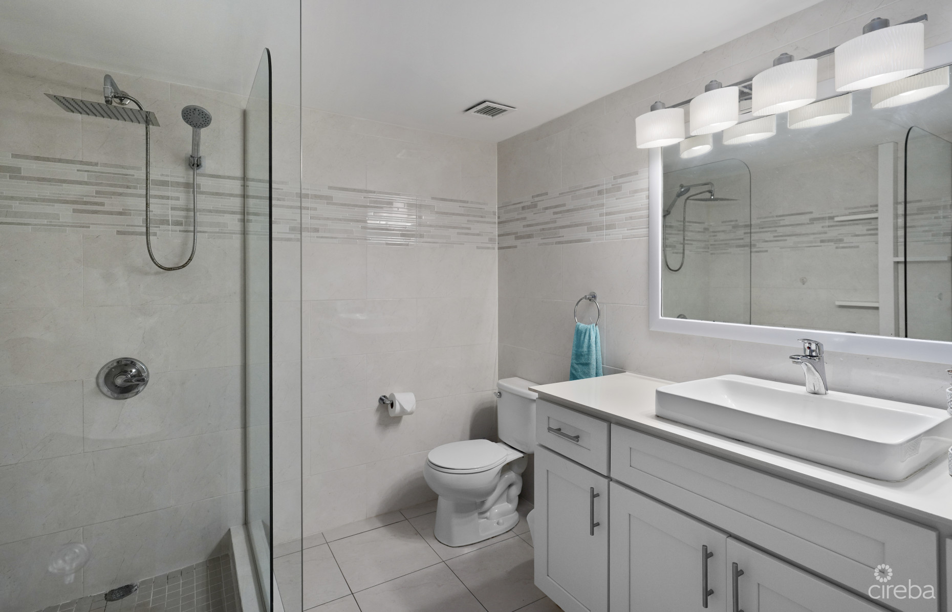 LIME TREE BAY TOWNHOUSE 2 BED 2.5 BATH SMB CORRIDOR