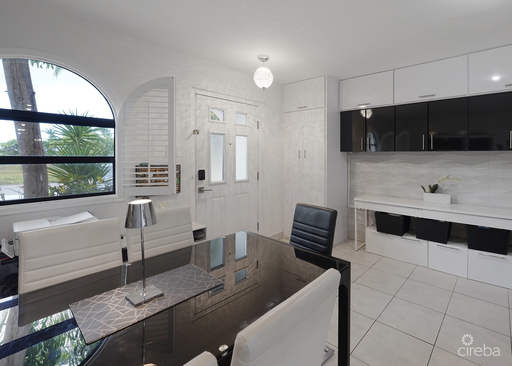 LIME TREE BAY TOWNHOUSE 2 BED 2.5 BATH SMB CORRIDOR