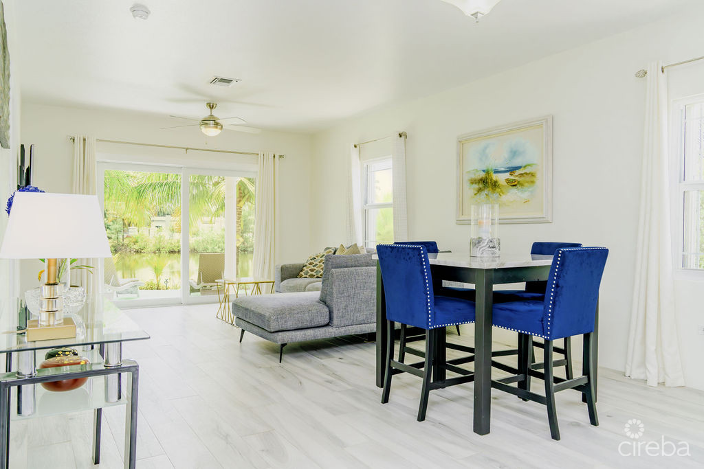 COCONUT VILLAGE - REDUCED - 3BEDS LAKEFRONT HOME