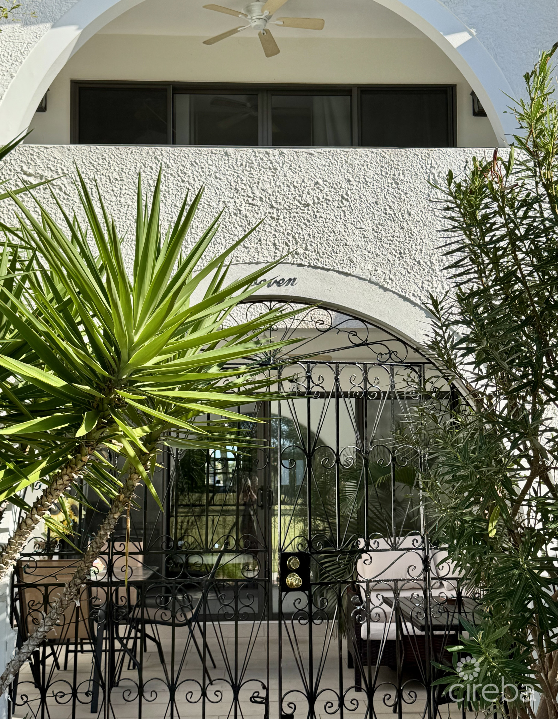 LIME TREE BAY TOWNHOUSE 2 BED 2.5 BATH SMB CORRIDOR