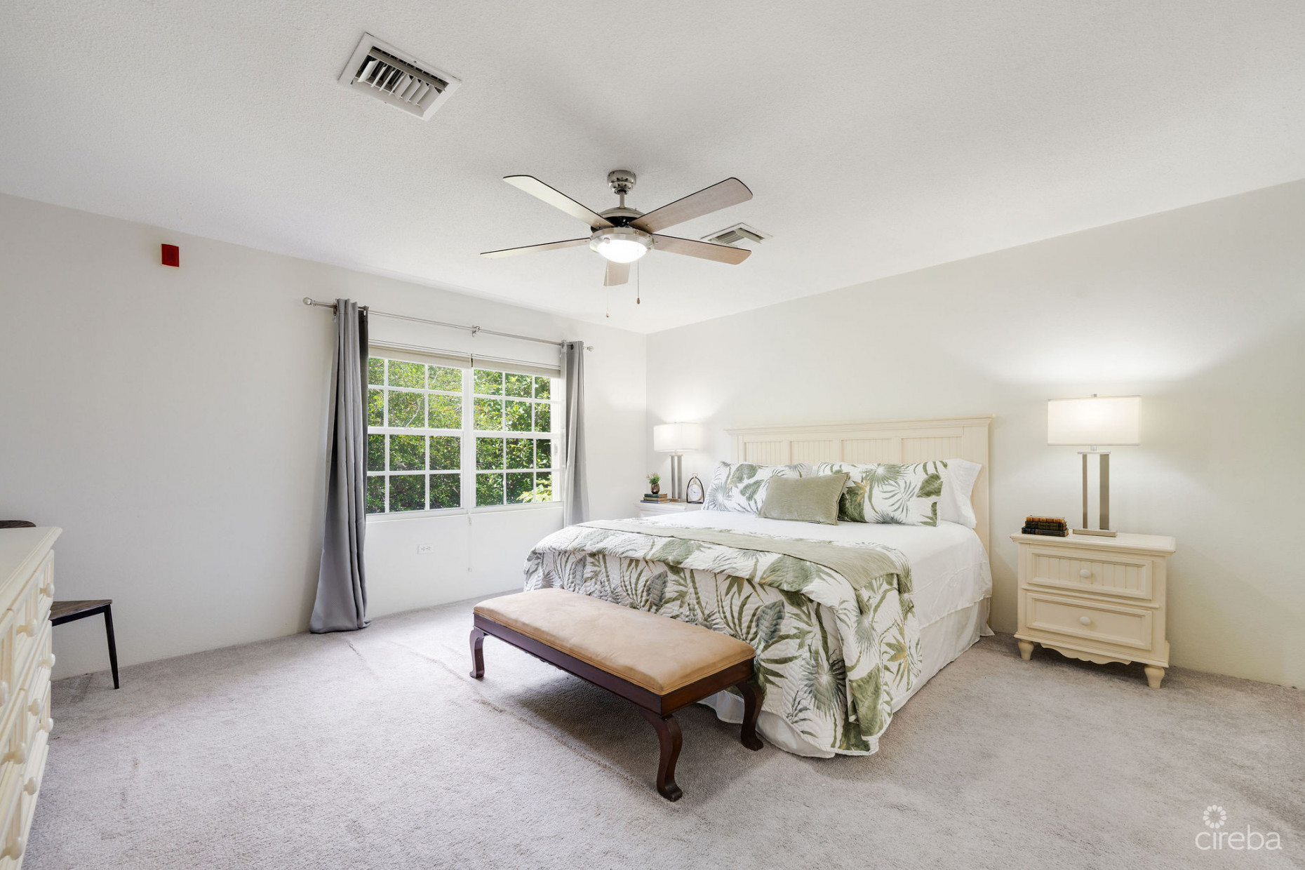 CHARMING & CENTRALLY LOCATED SOUTH COVE IN SOUTH SOUND