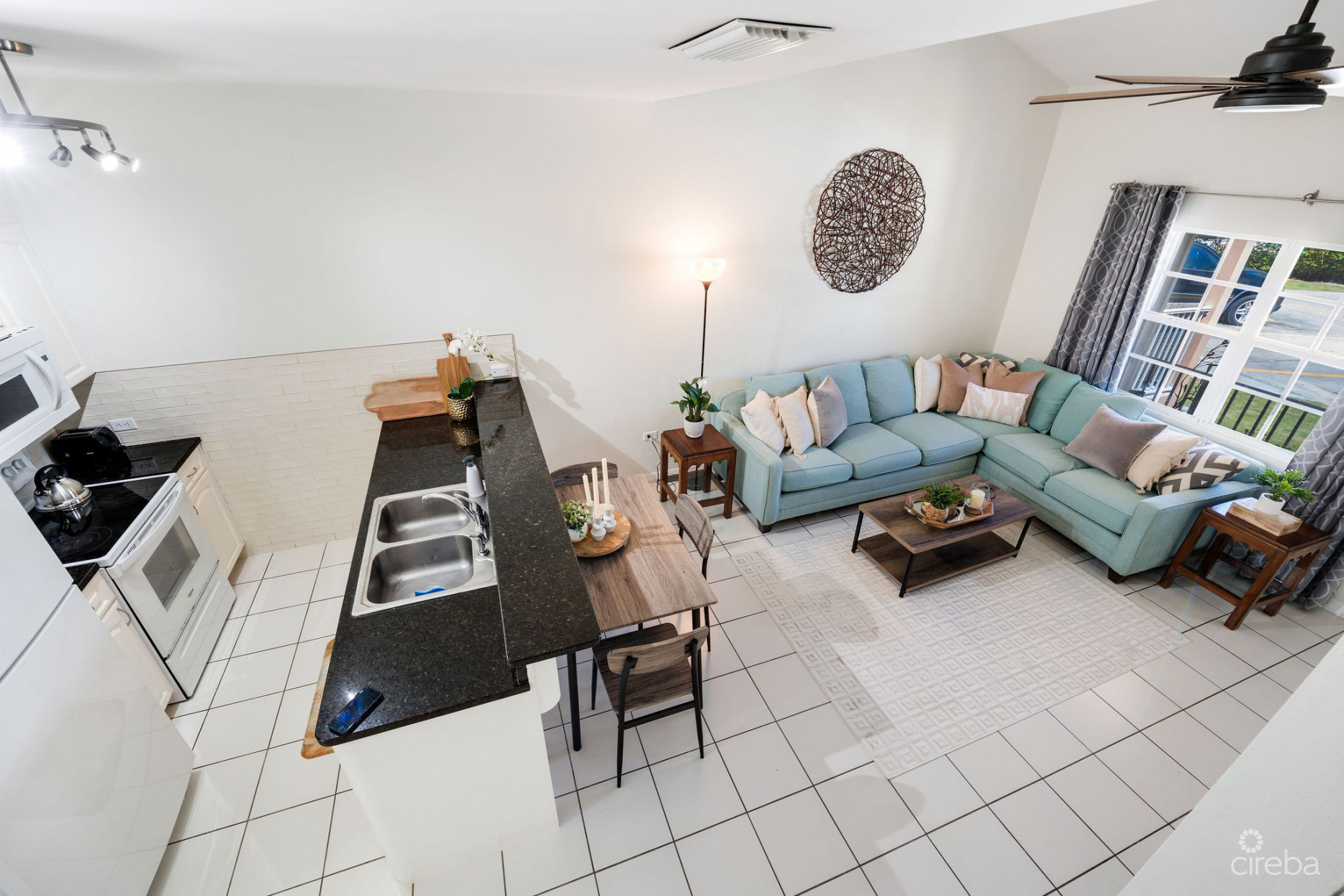 CHARMING & CENTRALLY LOCATED SOUTH COVE IN SOUTH SOUND