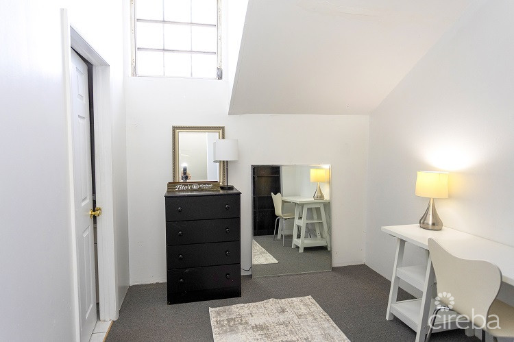 MUST SEE PLEASANT PALMS 2 BEDROOM