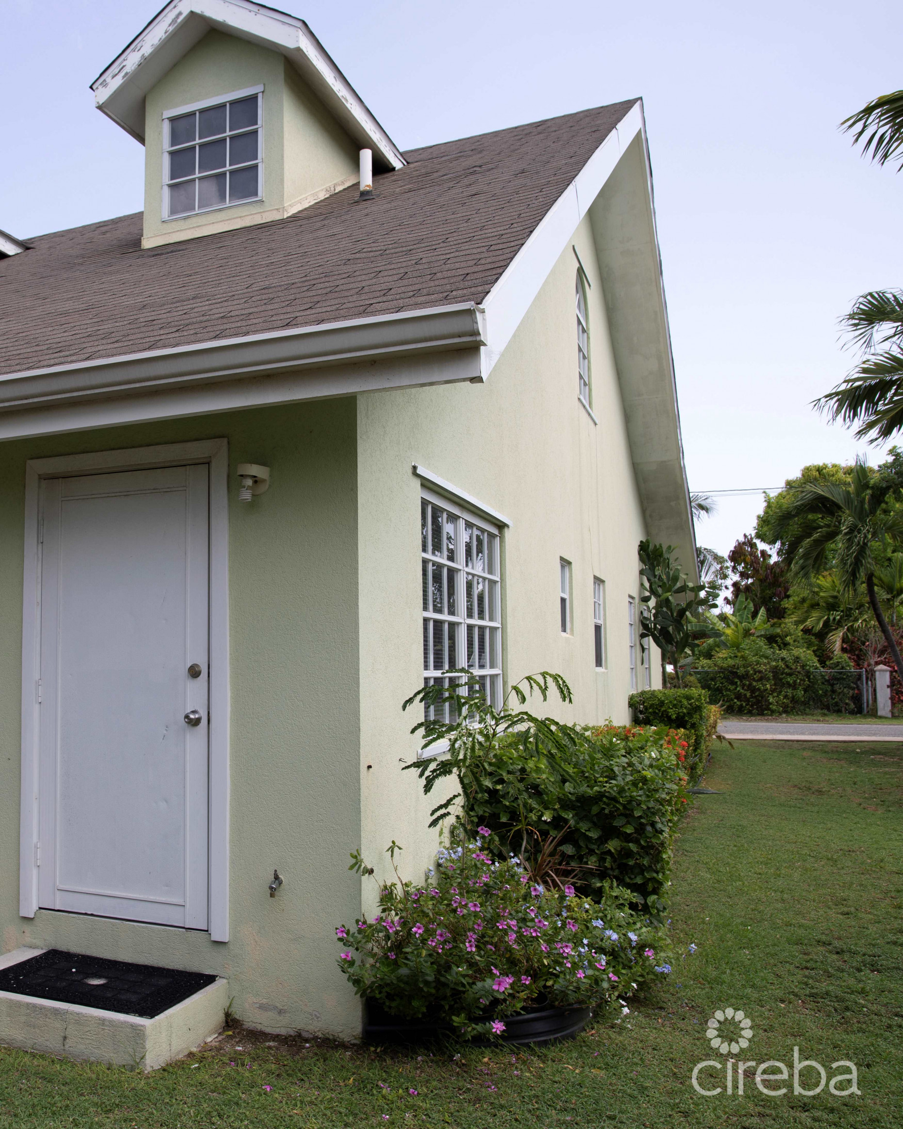 MUST SEE PLEASANT PALMS 2 BEDROOM