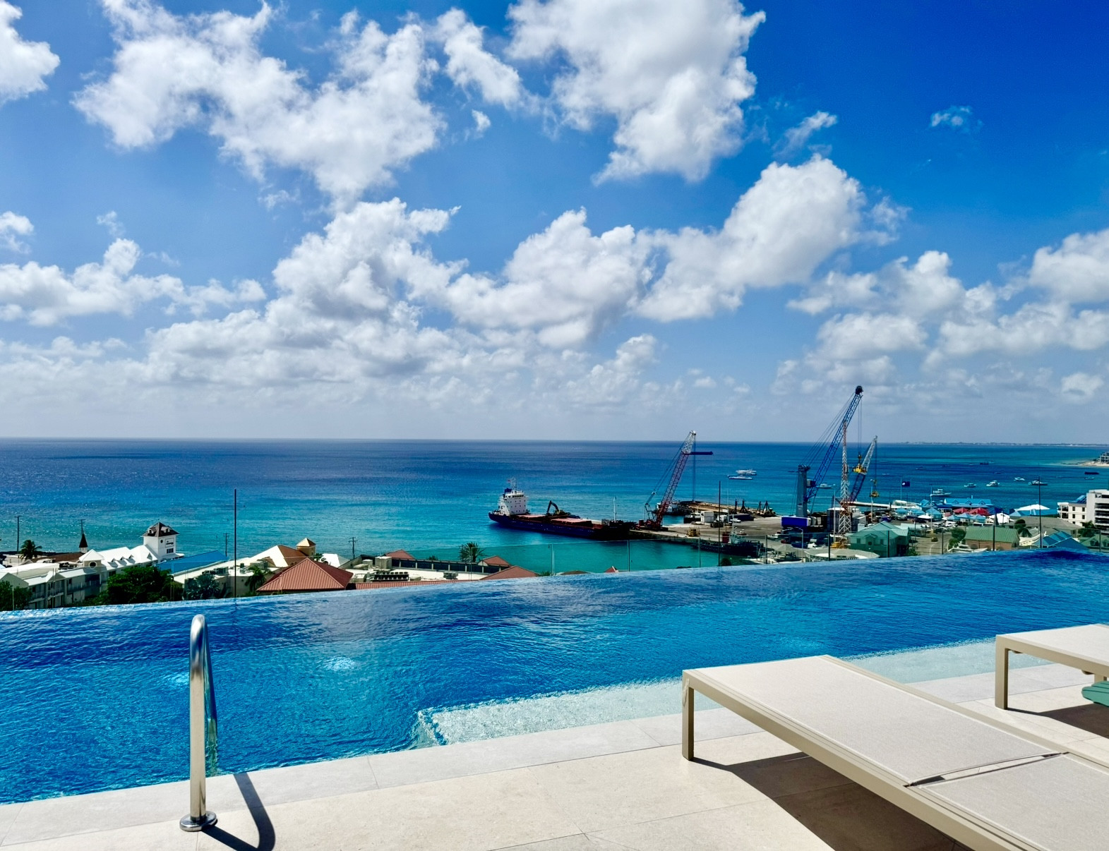 One|gt 601 - Signature Grand Residence