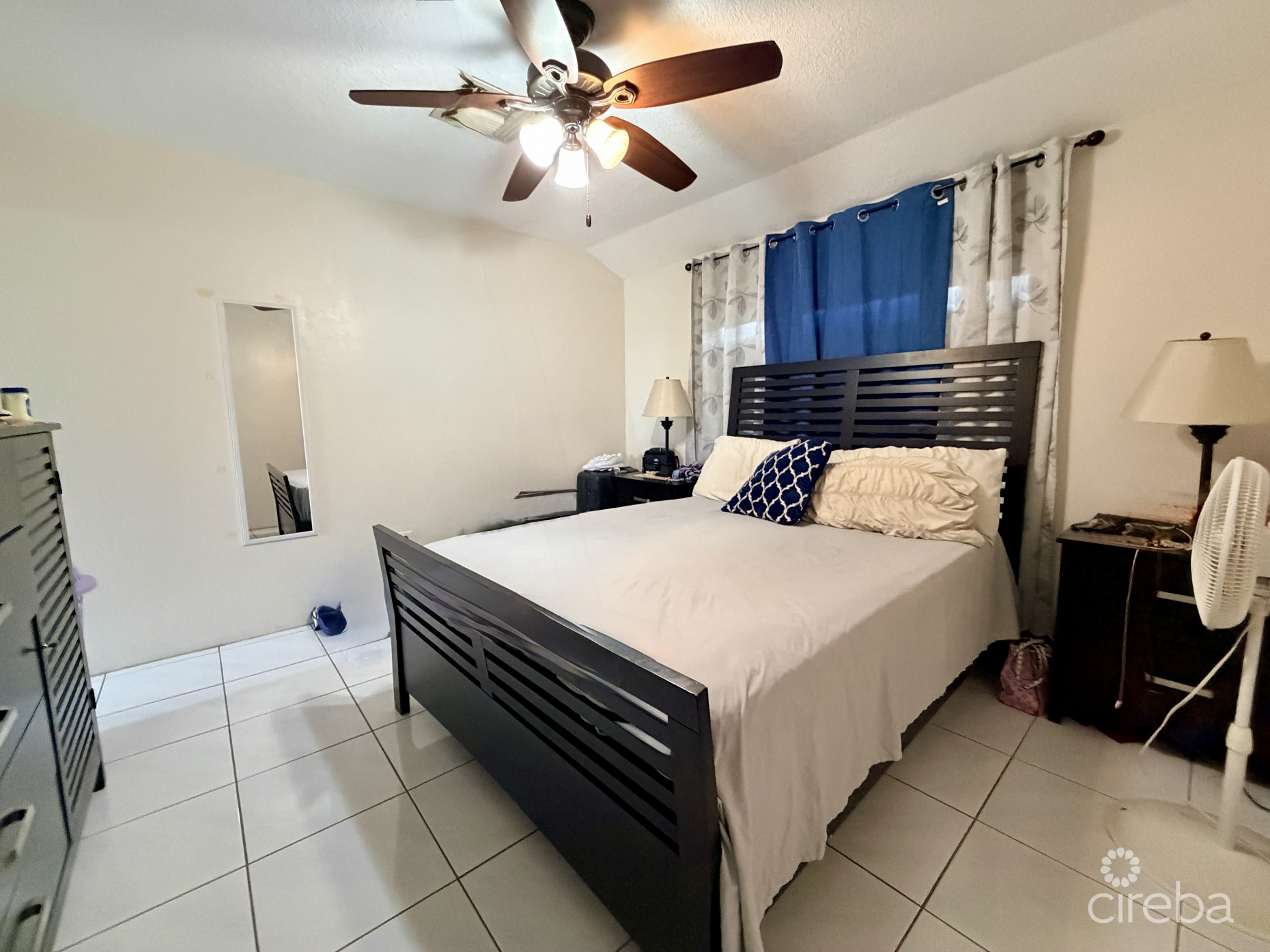 TROPICAL HAVEN - REMODELED 3 BEDROOM CONDO!