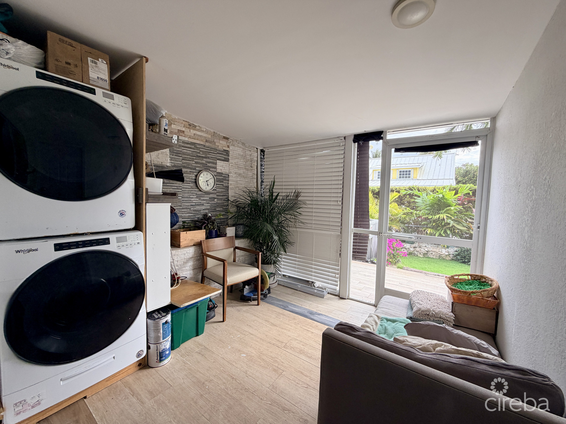 TROPICAL HAVEN - REMODELED 3 BEDROOM CONDO!