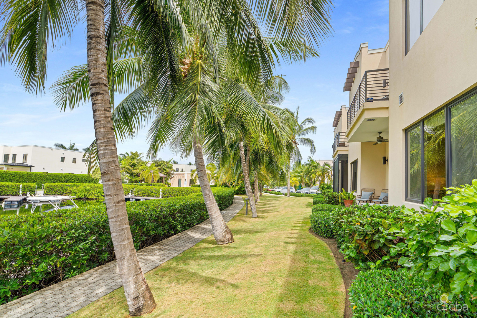 CYPRESS POINTE NORTH 101 - CANAL FRONT CRYSTAL HARBOUR