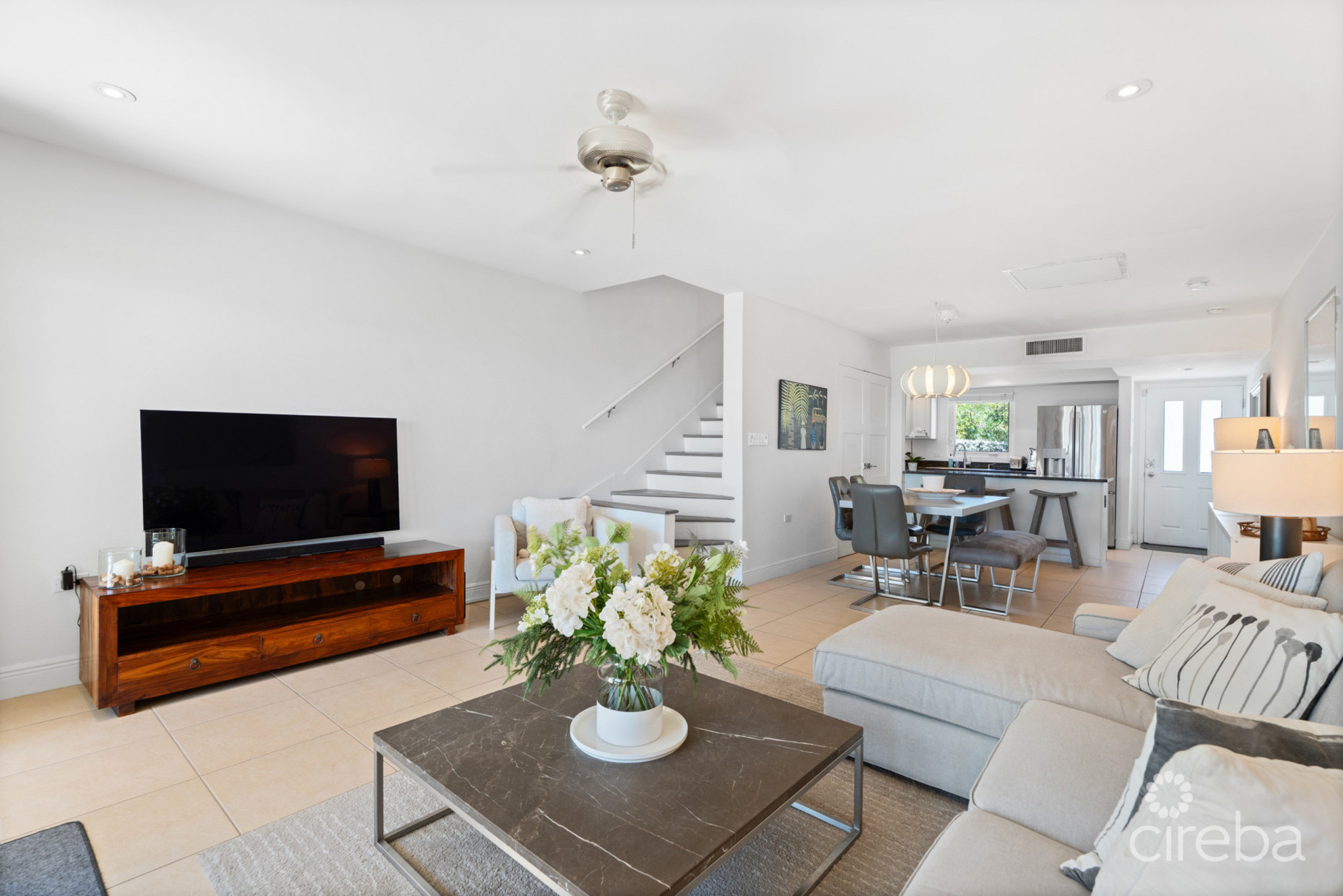 PIRATES LAIR 10 - SOUTH SOUND OCEANFRONT TOWNHOME