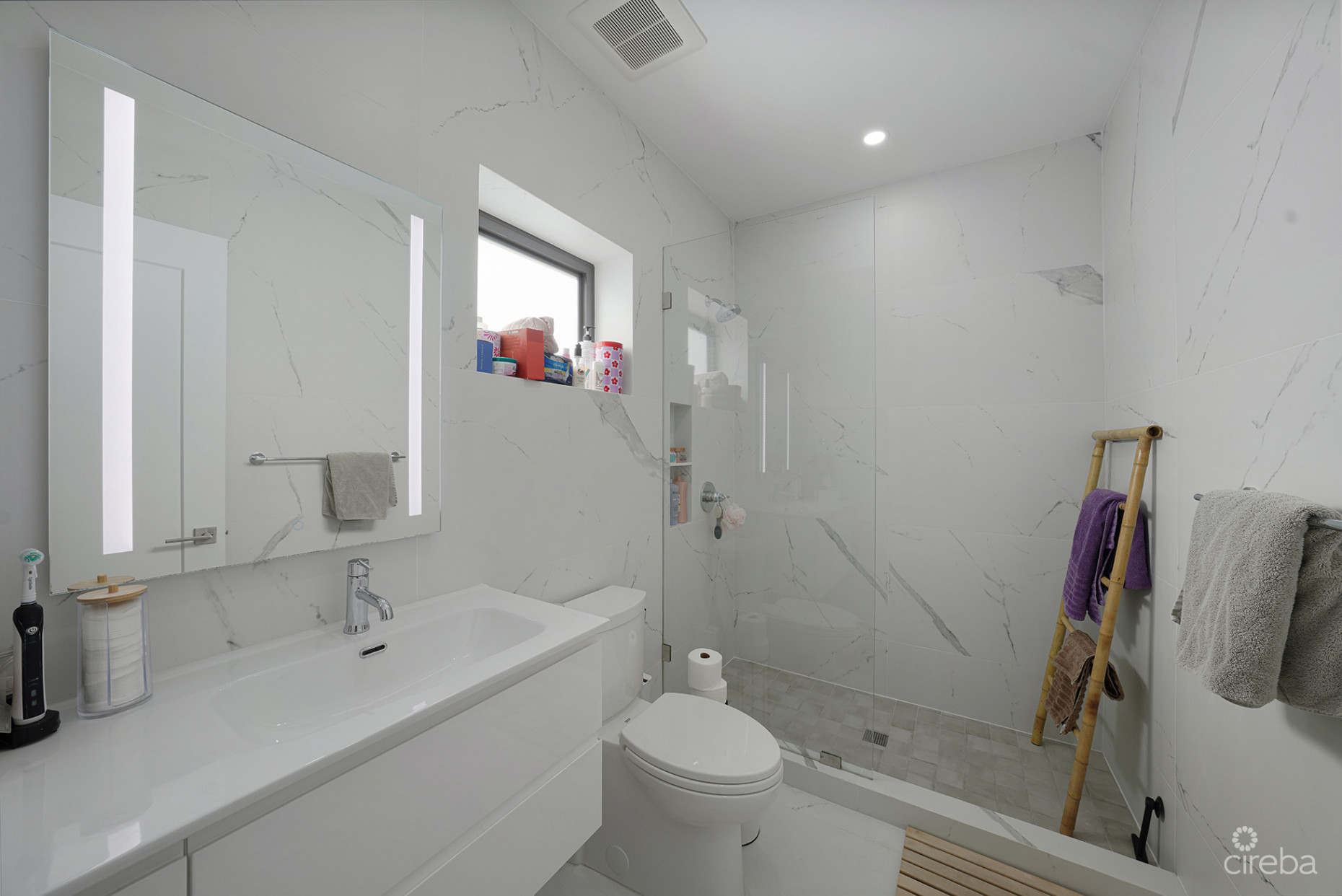 SALT AIR TOWNHOME END UNIT 4 BED