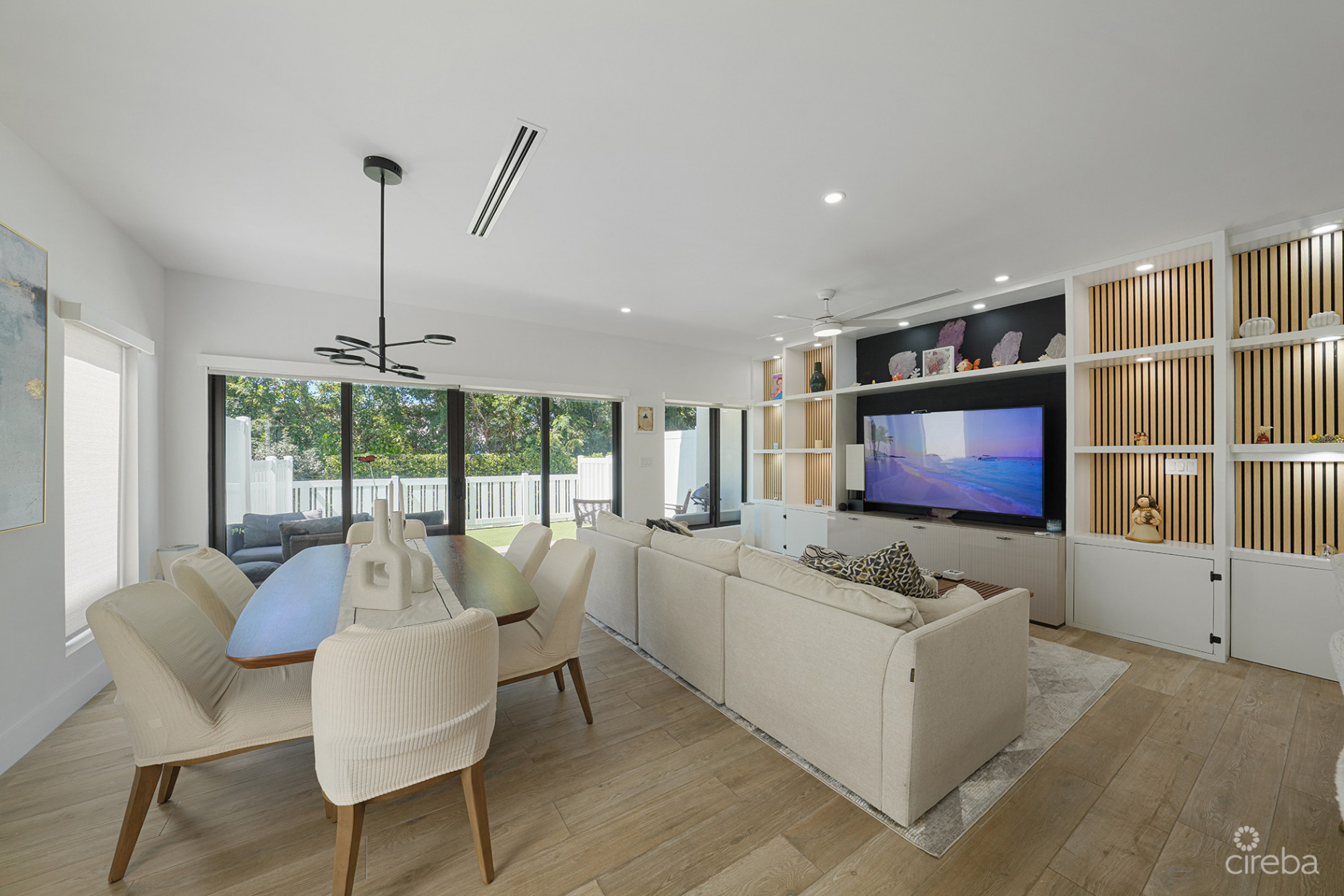 SALT AIR TOWNHOME END UNIT 4 BED
