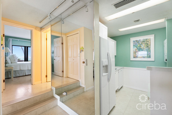 BEACH FRONT ONE BED CONDO IN WEST BAY - 22 VILLA PAPPAGALLO