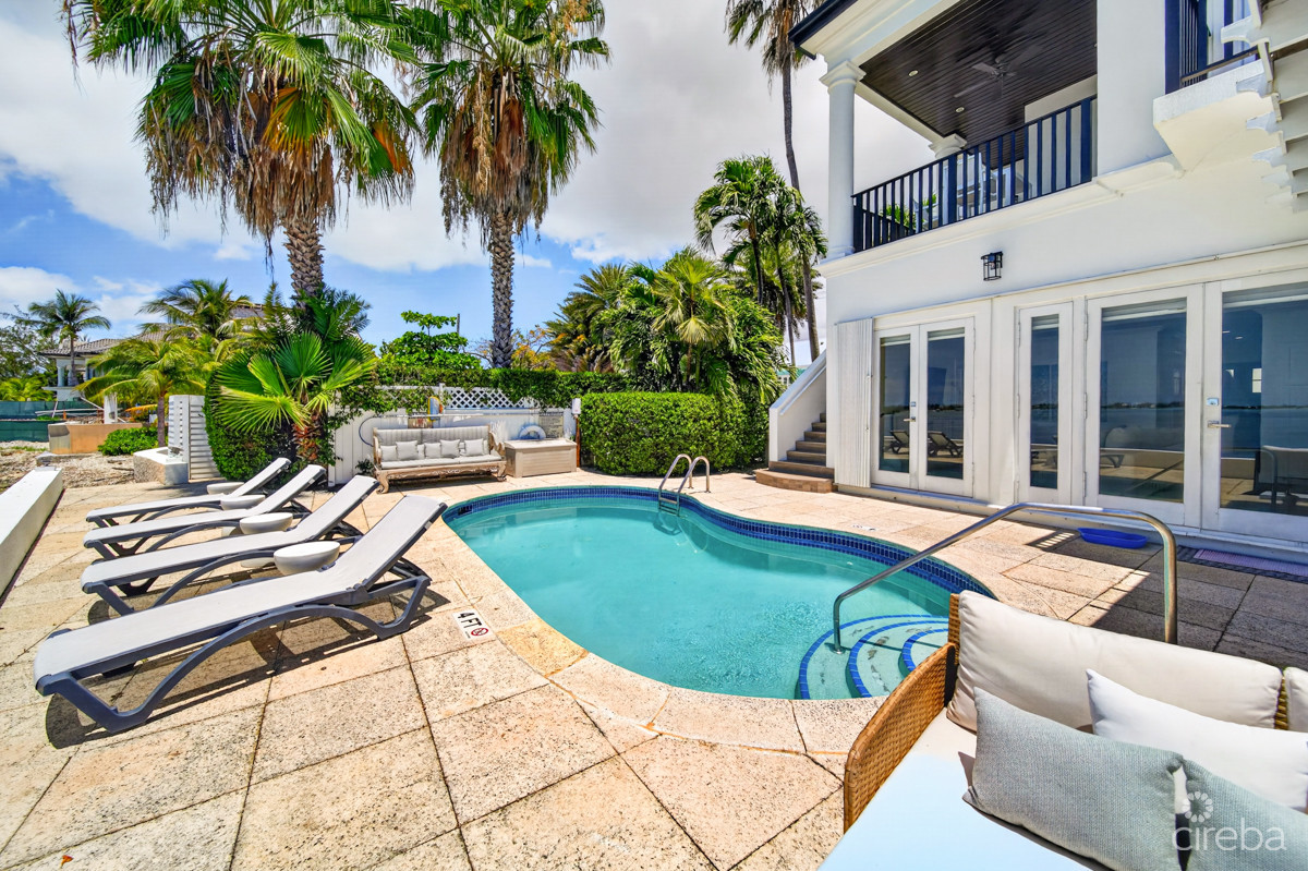 PALACADES VILLA 1 ON PROSPECT POINT