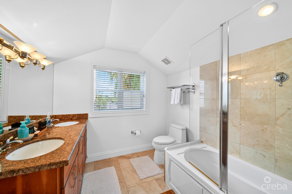 PALACADES VILLA 1 ON PROSPECT POINT