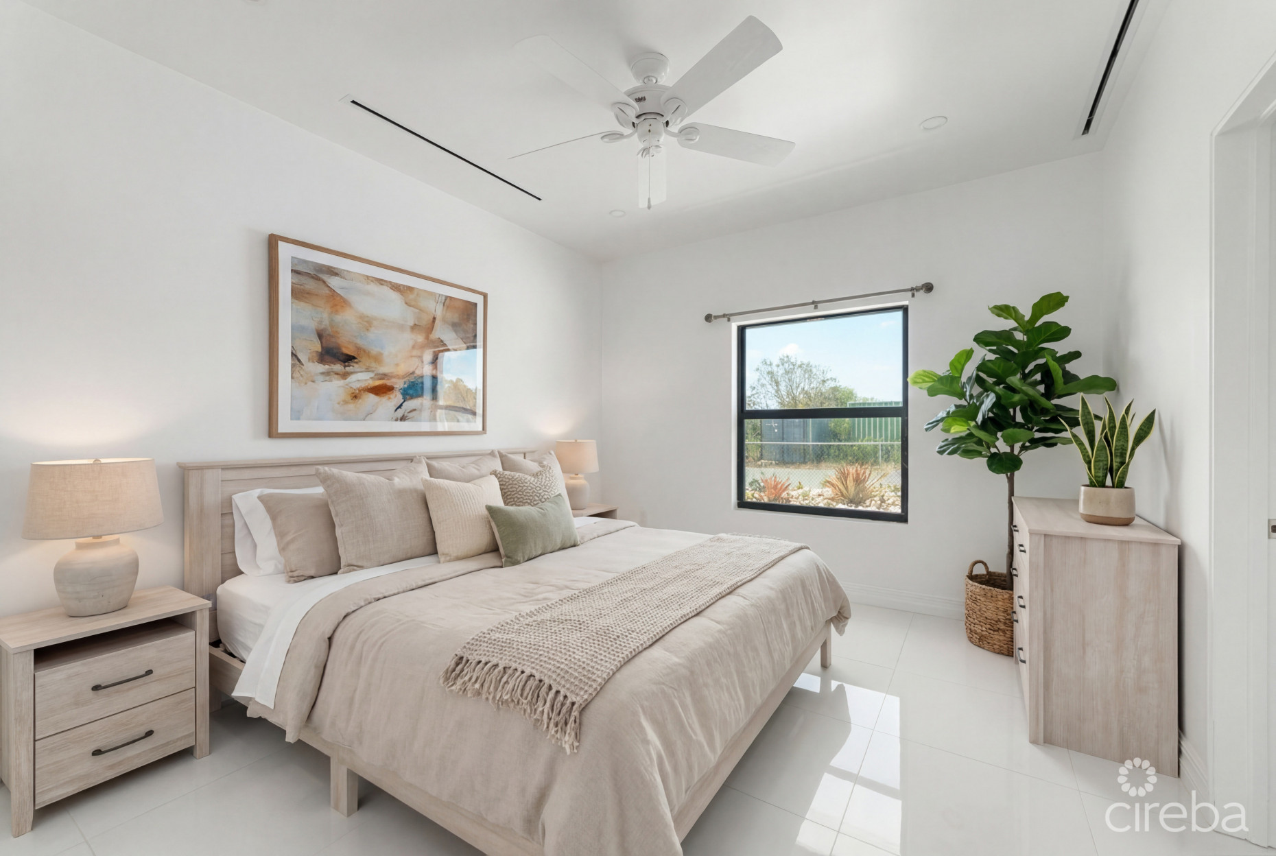 HYRE VIEW - 3 BED, 2 BATH DUPLEX
