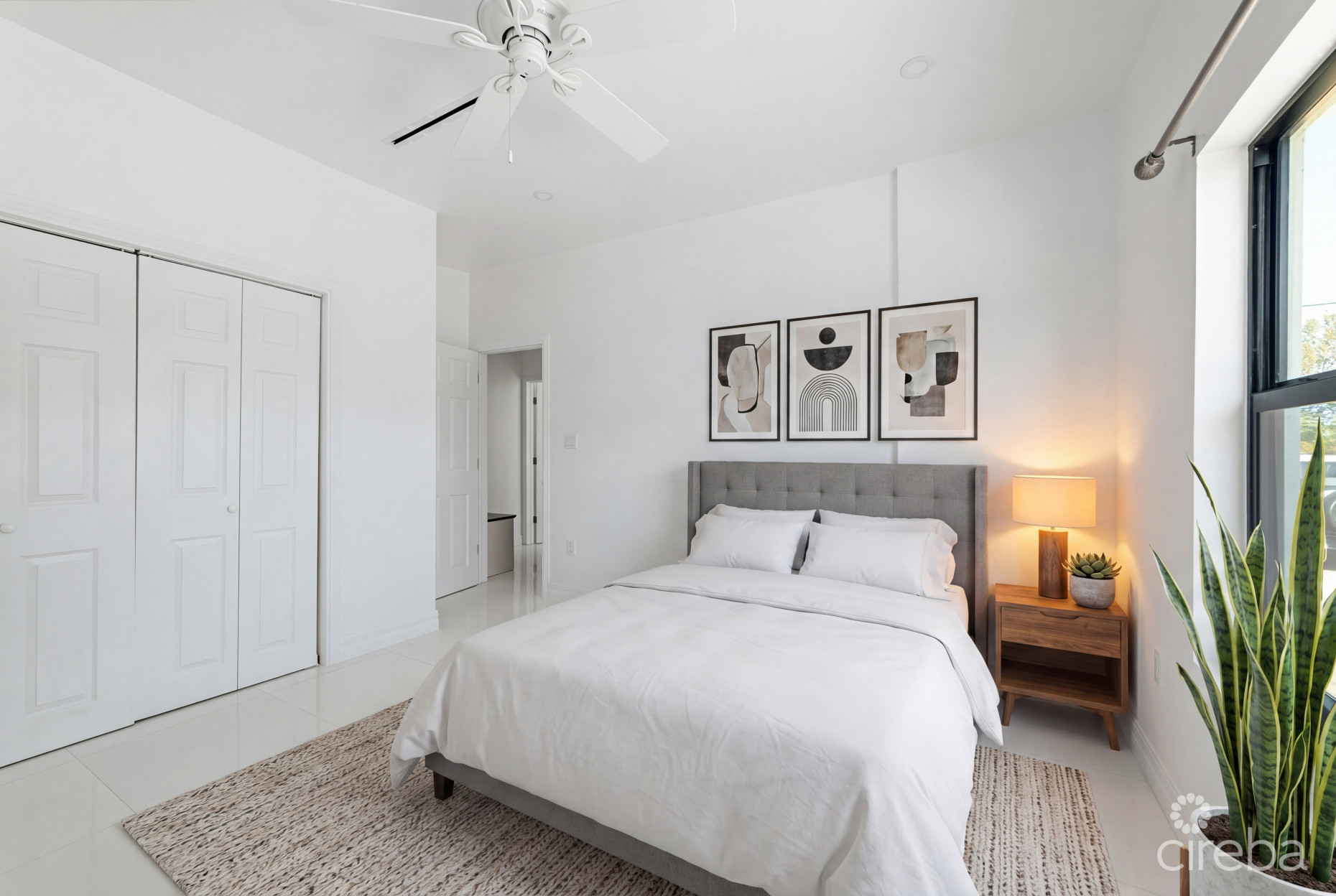 HYRE VIEW - 3 BED, 2 BATH DUPLEX
