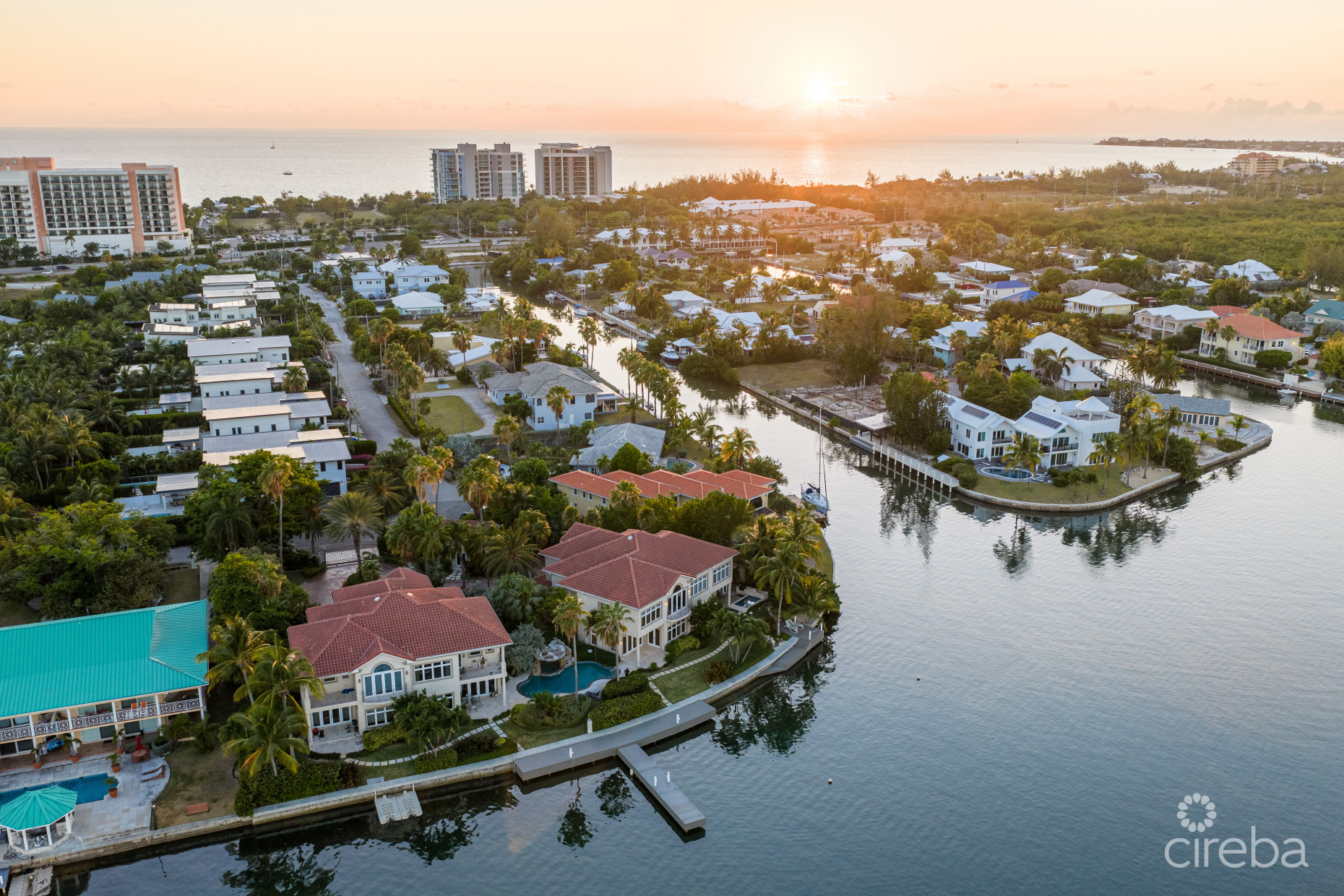 VISCAYA 1B - WATERFRONT HOME GOVERNORS HARBOUR