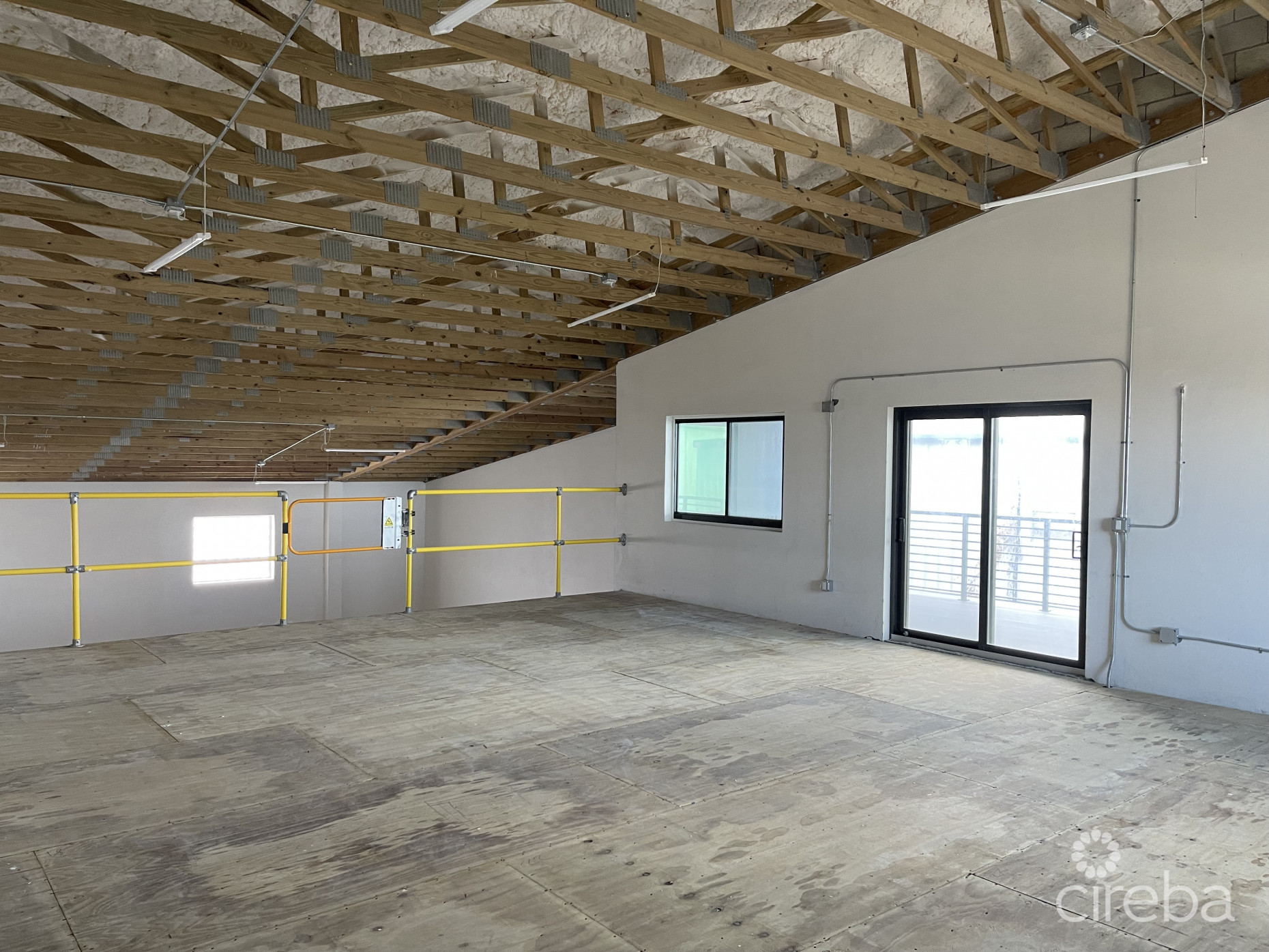 PRIME LOCATION - LEASED INVESTMENT WAREHOUSE