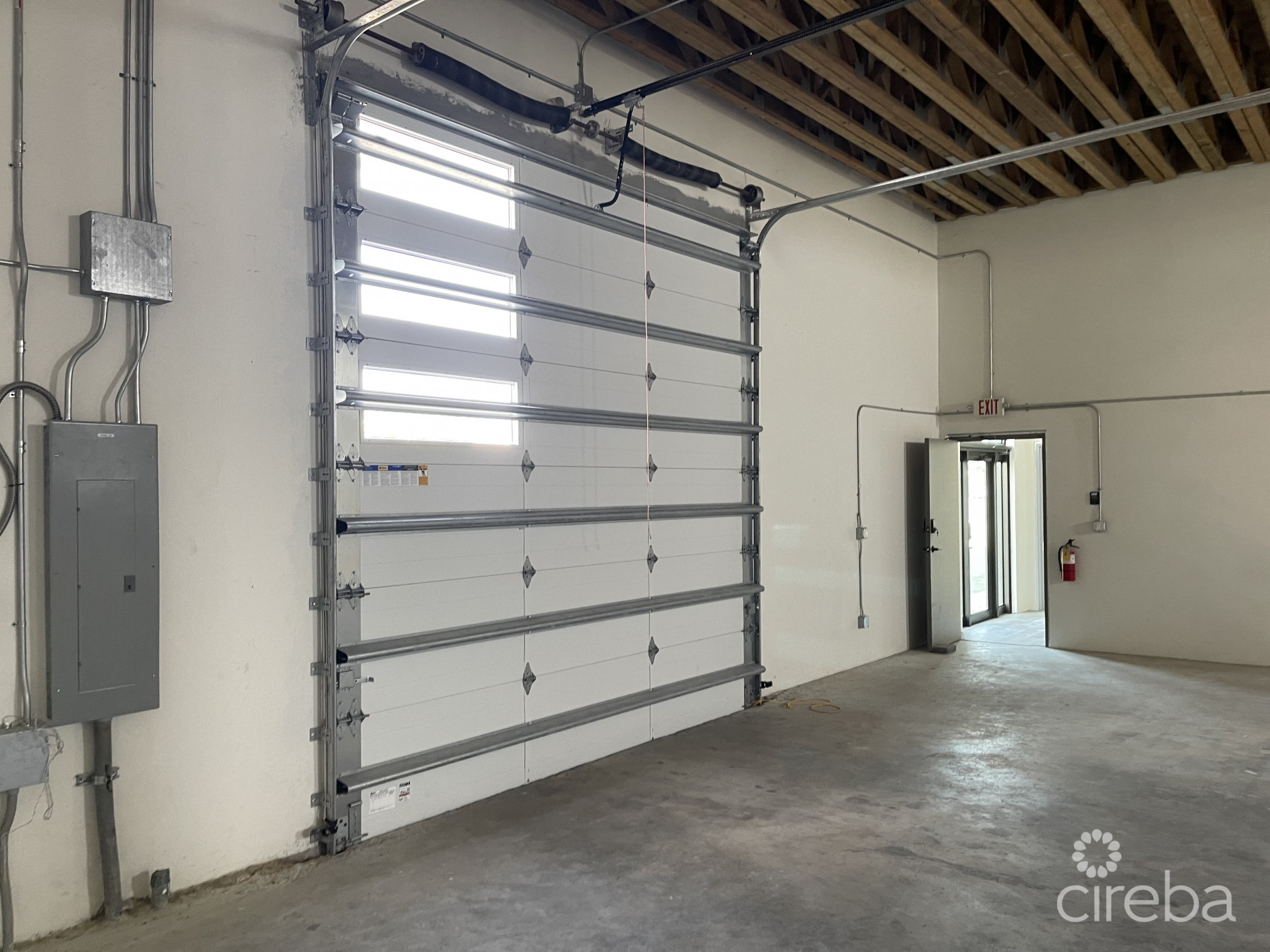 PRIME LOCATION - LEASED INVESTMENT WAREHOUSE
