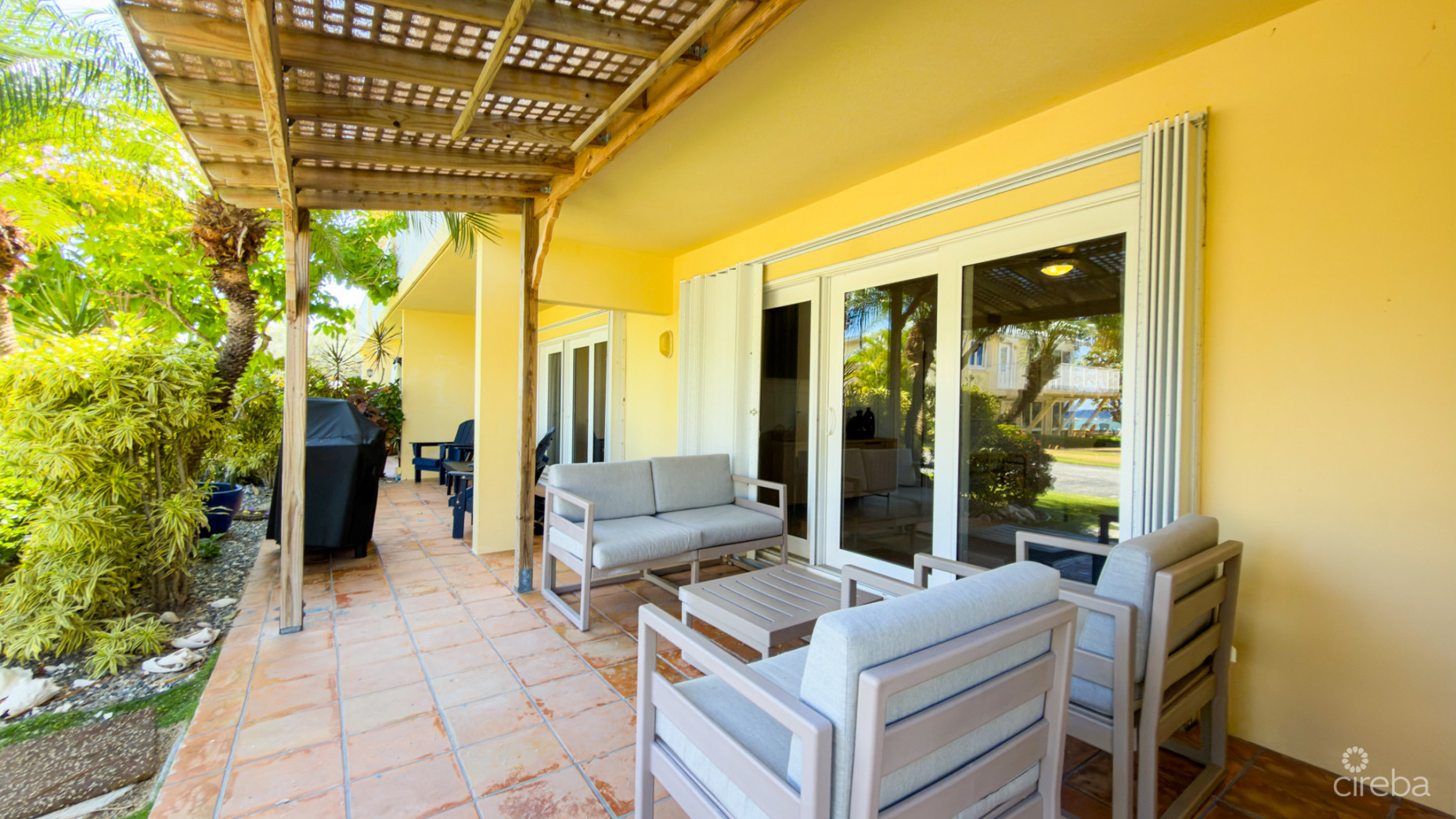 CARIBBEAN PARADISE, BEACHFRONT CONDO