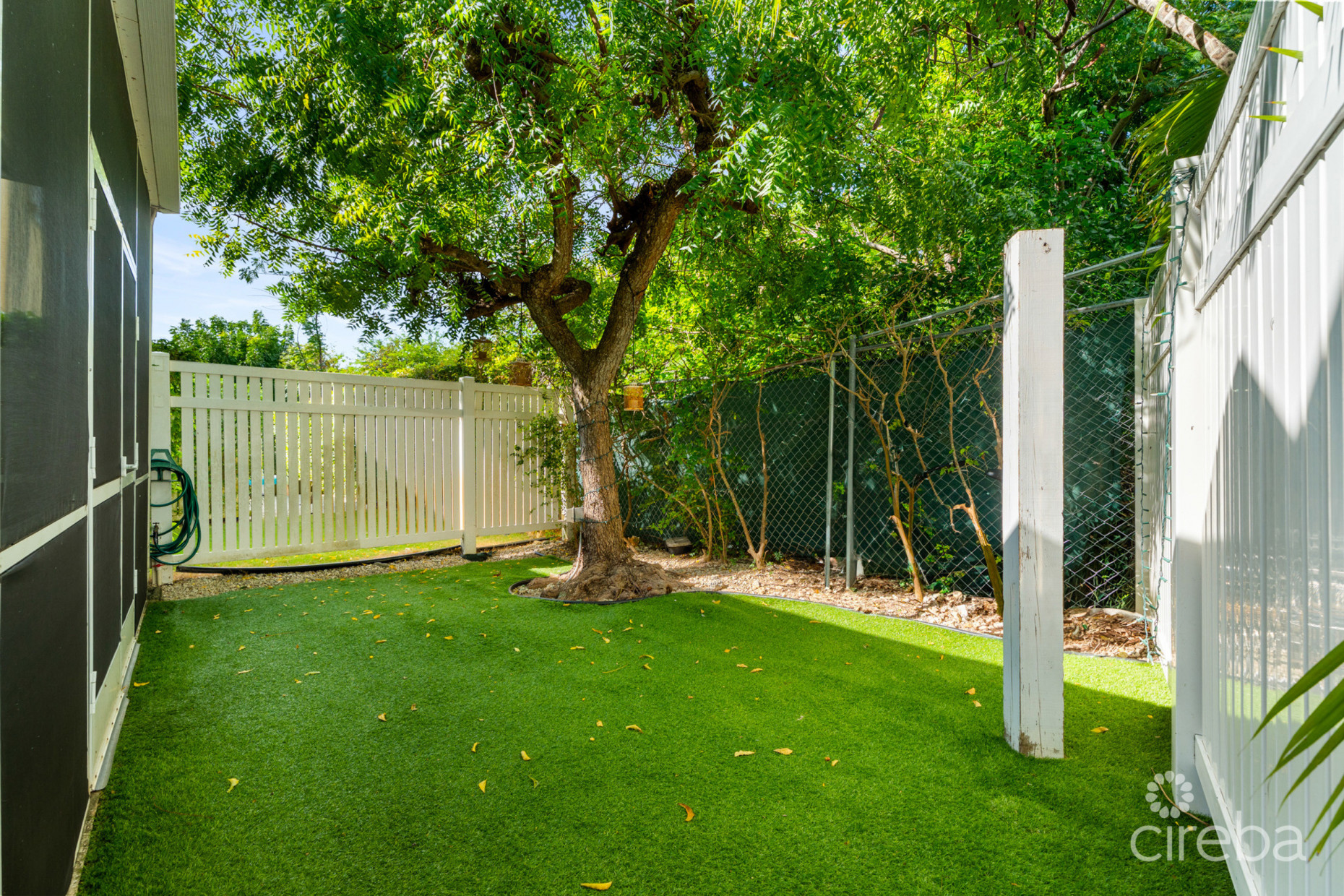 FOUNTAIN COURT 3 BED PLUS DEN