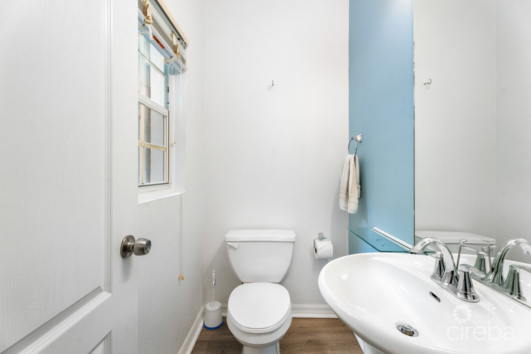 FOUNTAIN COURT 3 BED PLUS DEN