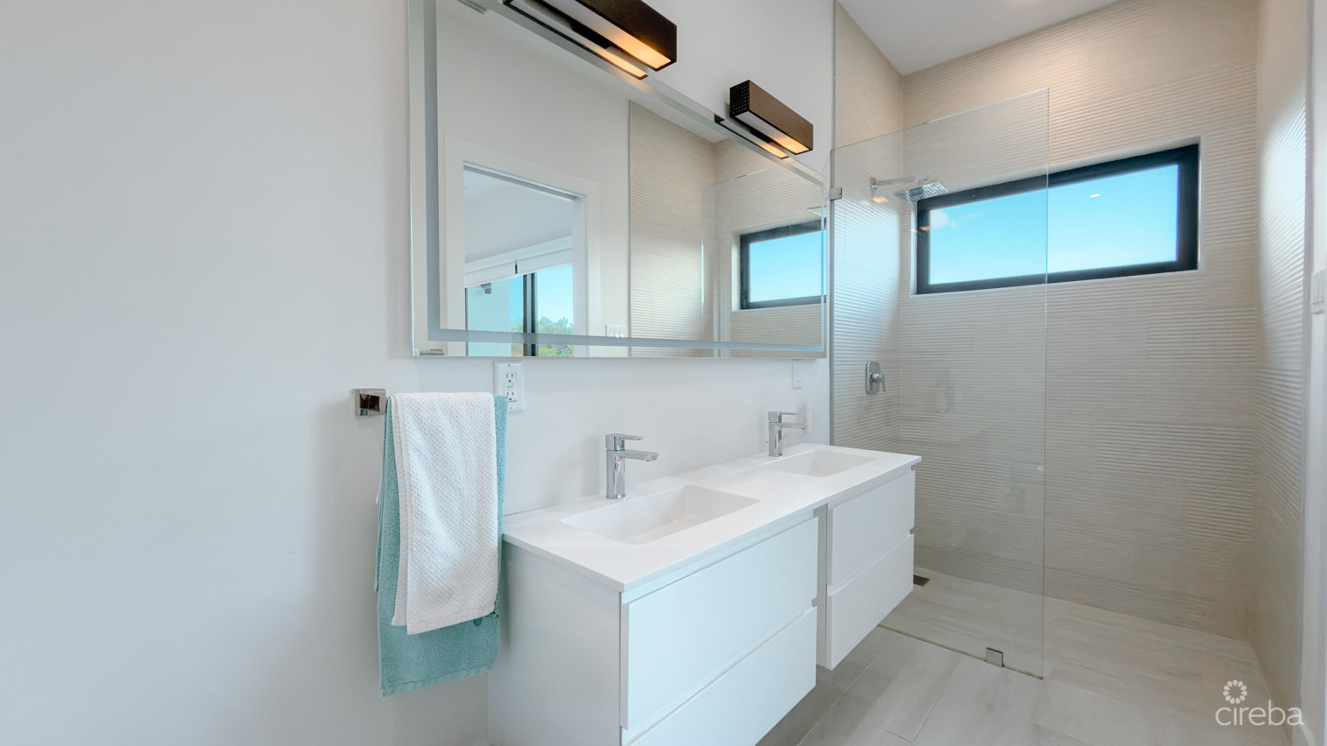 THE LAGOONS 2 BED WATERFRONT TOWNHOUSE
