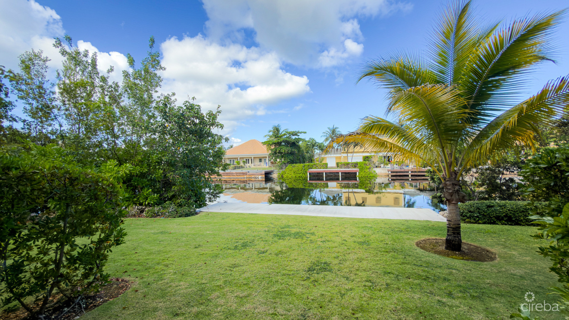 THE LAGOONS 2 BED WATERFRONT TOWNHOUSE
