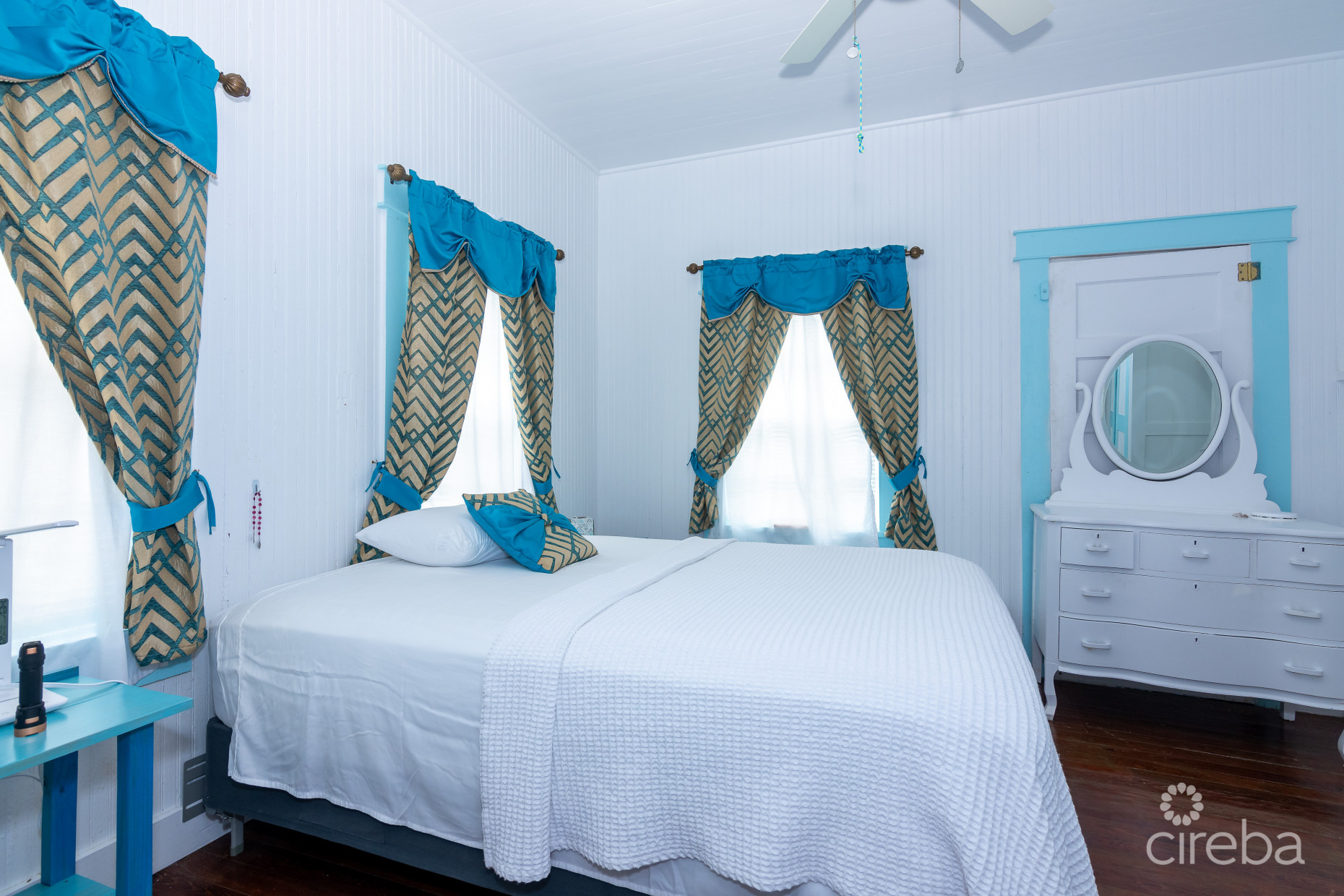 HISTORIC HOME - 3 ACRES OCEAN FRONT