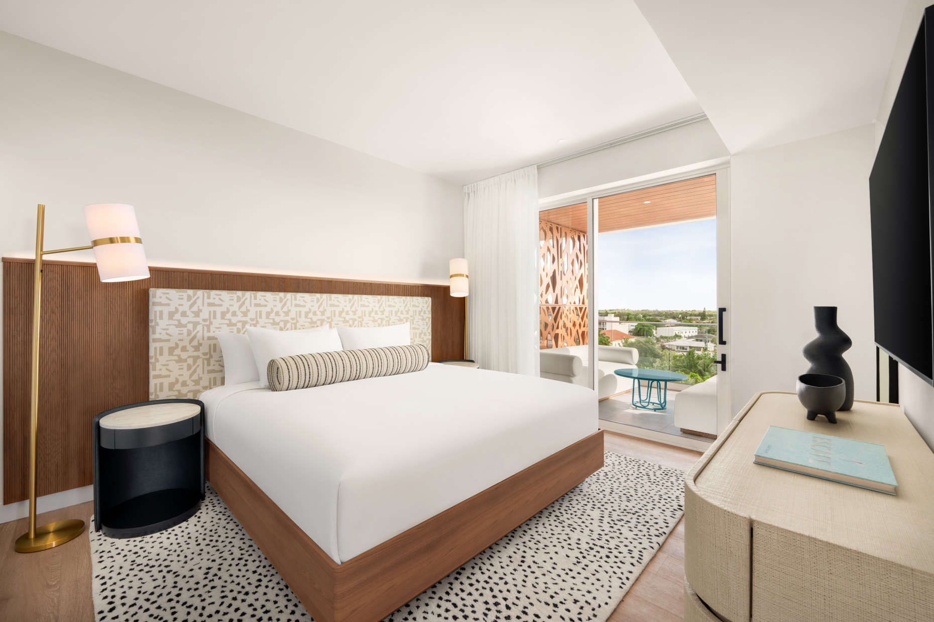 One|gt Unit 730 Solstice Suite - 2-bed + Den, 3-bath