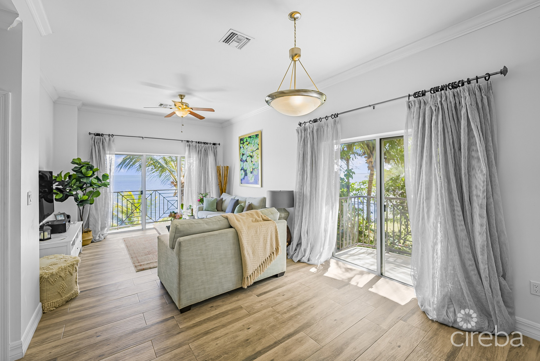 HARBOUR POINT OCEANFRONT 3 BED PLUS OFFICE