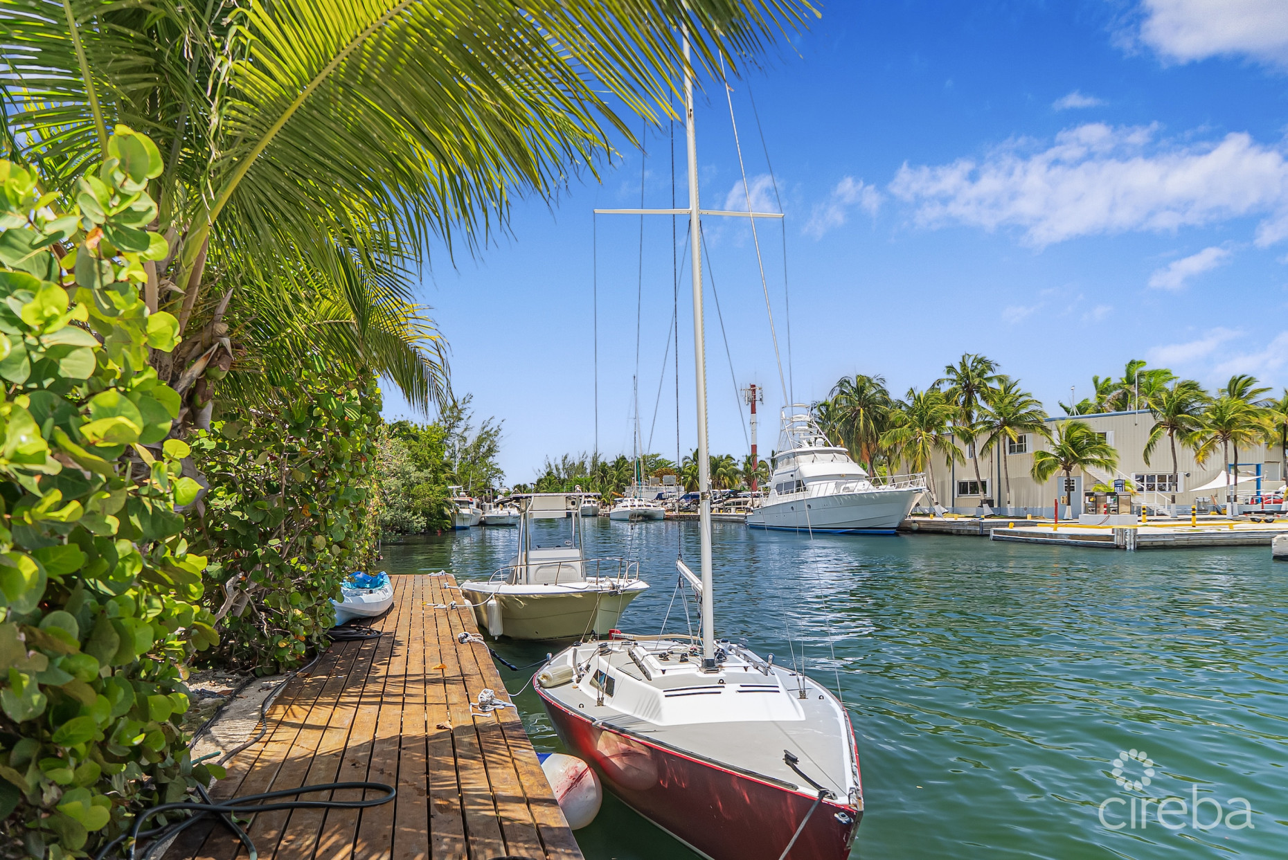HARBOUR POINT OCEANFRONT 3 BED PLUS OFFICE