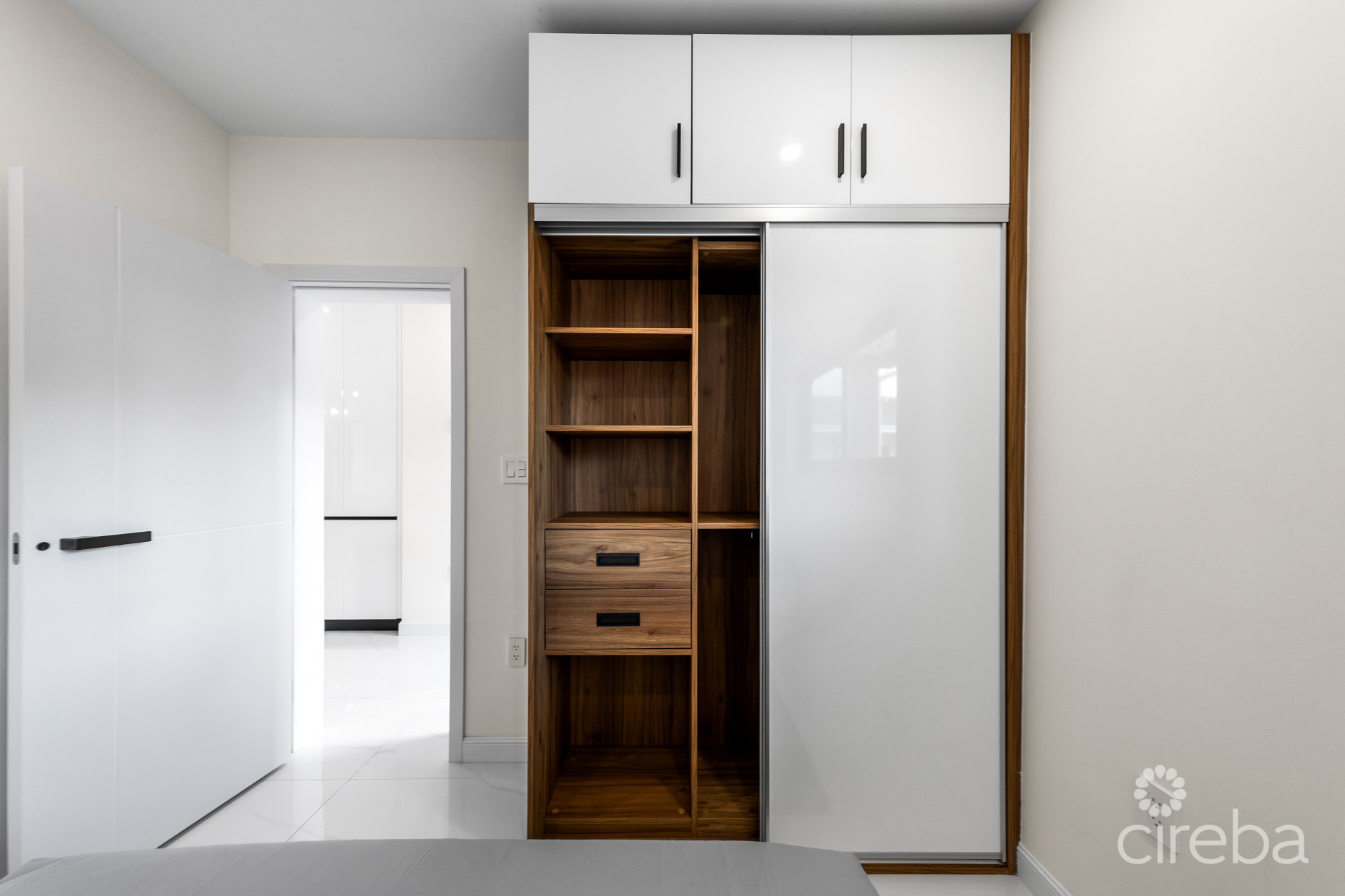 LOVELY 2 BED  2 BATH - ARZA WEST BAY