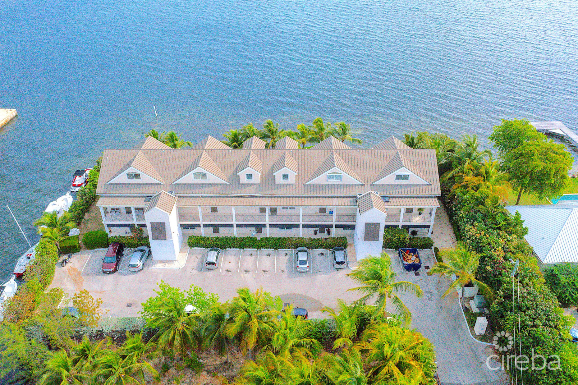 HARBOUR POINT OCEANFRONT 3 BED PLUS OFFICE