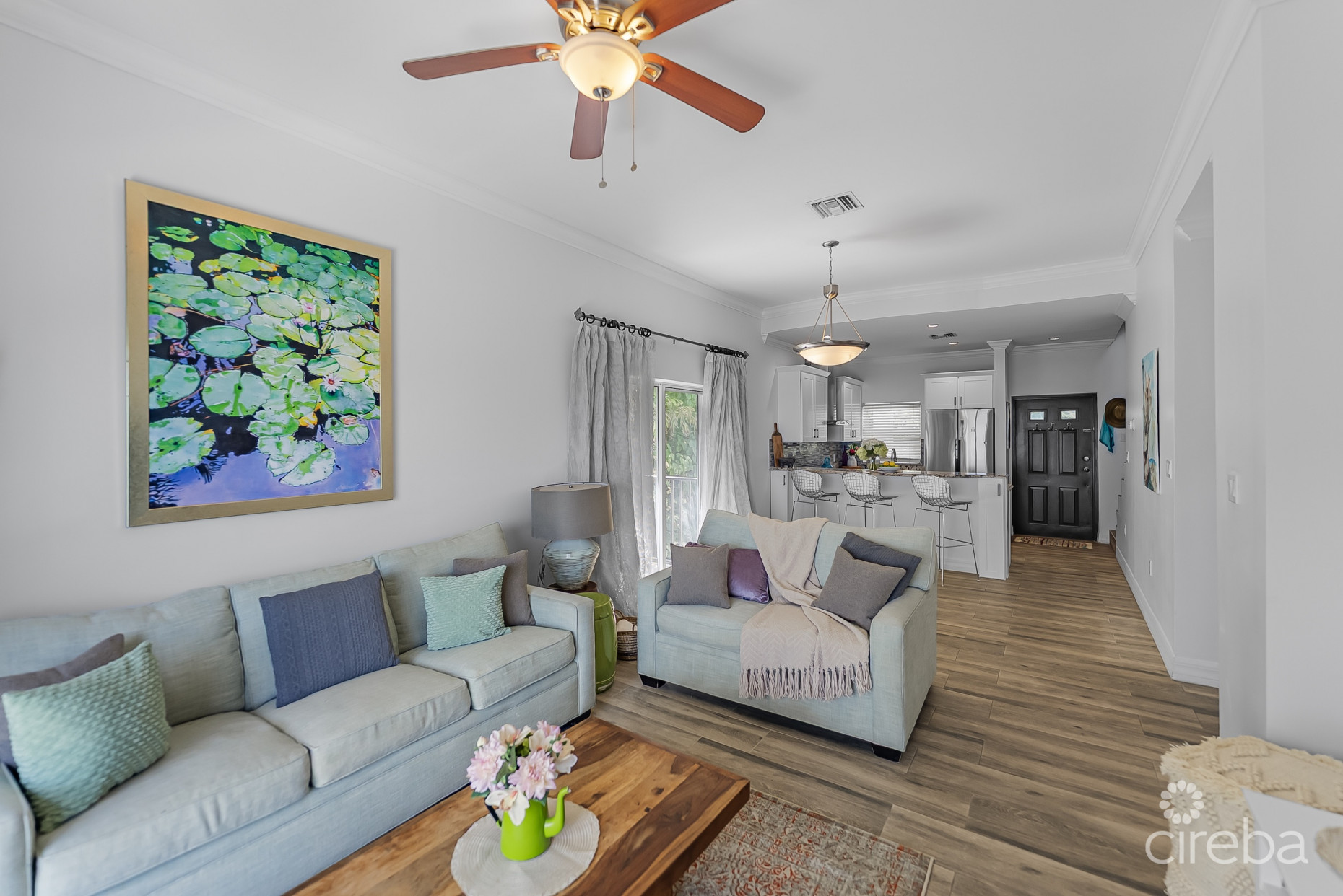 HARBOUR POINT OCEANFRONT 3 BED PLUS OFFICE