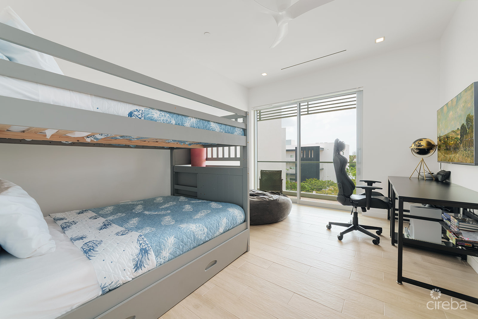 ONE CANAL POINT PENTHOUSE WITH COVERED ROOF TERRACE