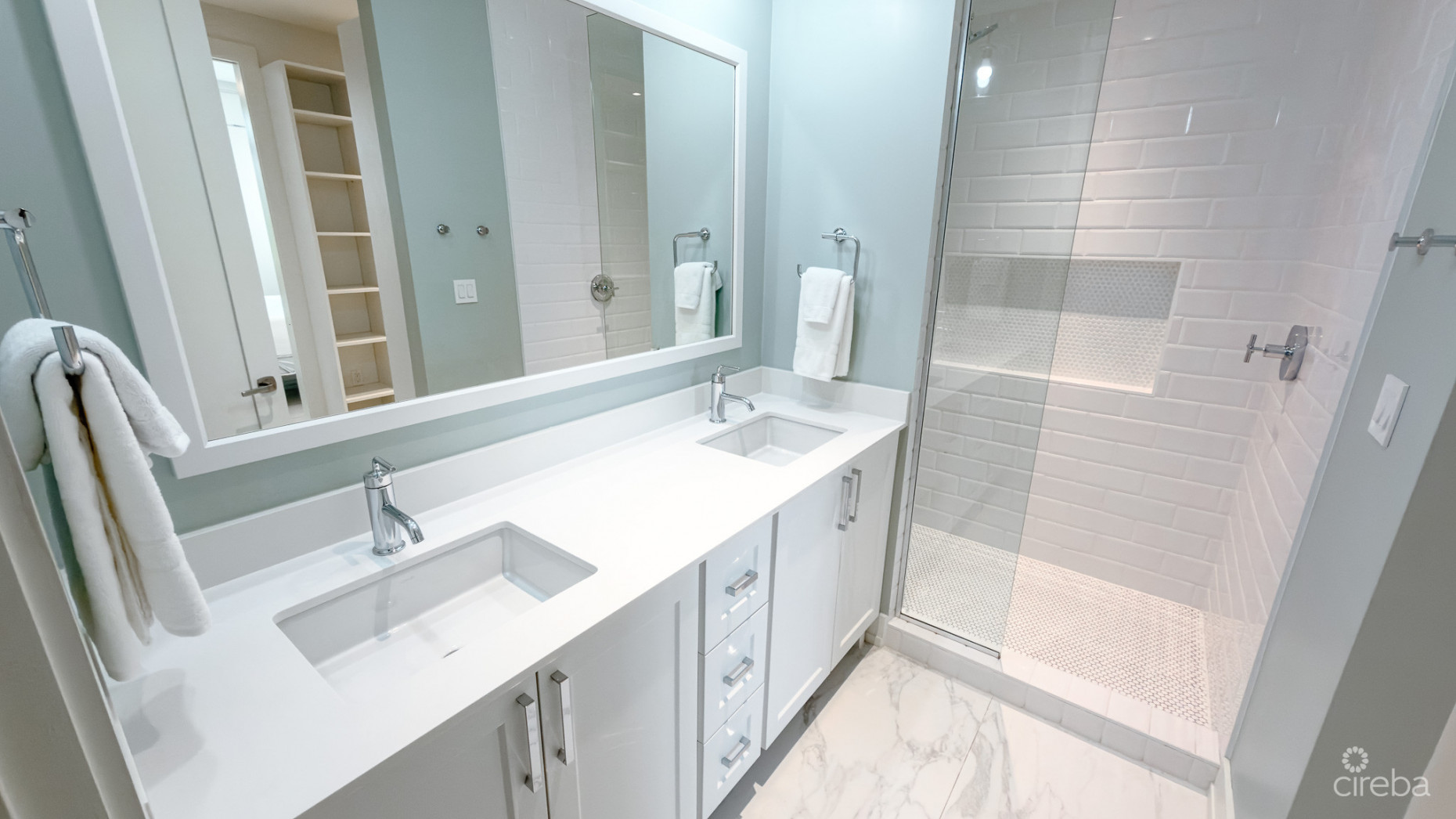 OLEA - 2 BED CORNER CONDO