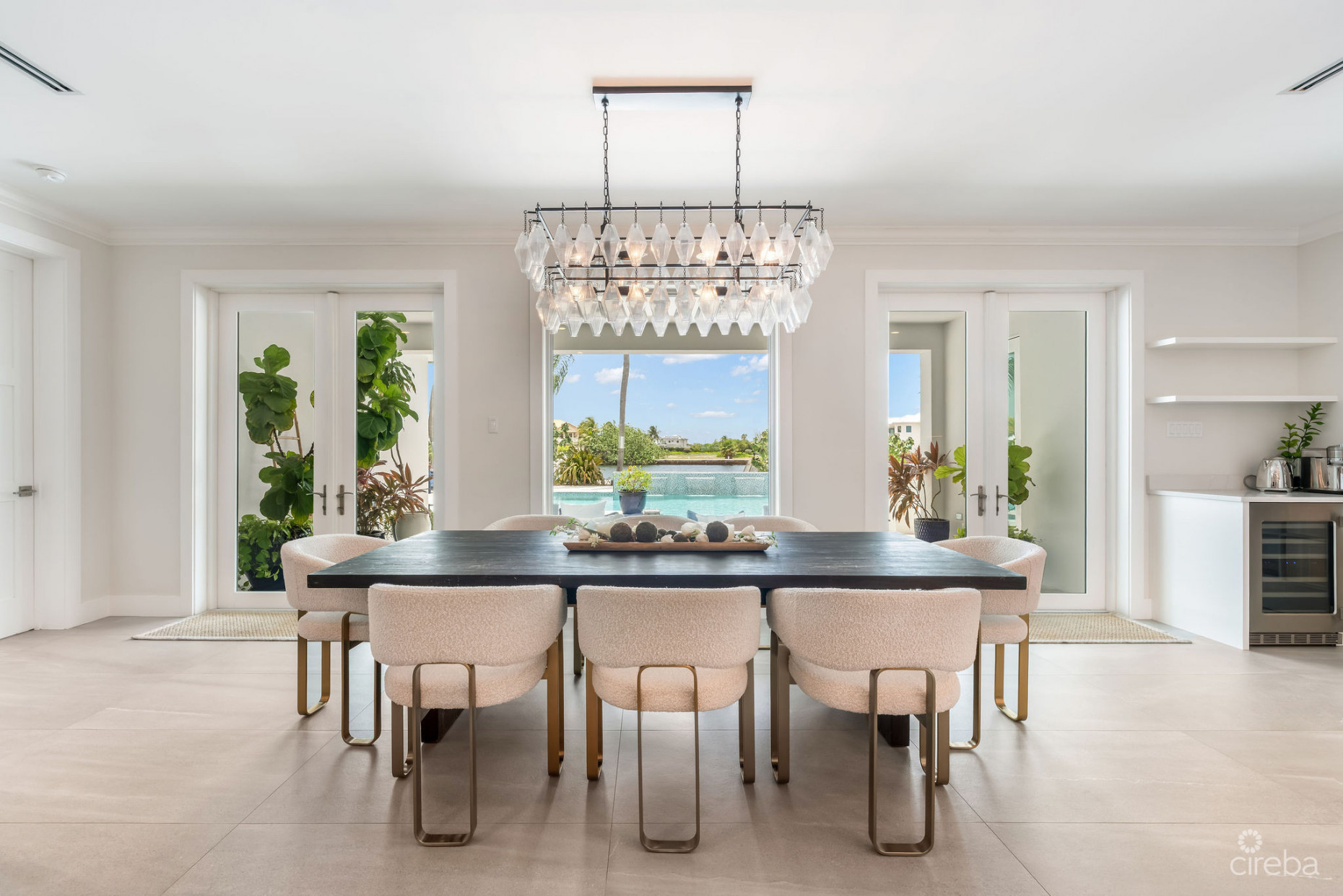 COCONUT COVE, THE SHORES FAMILY HOME