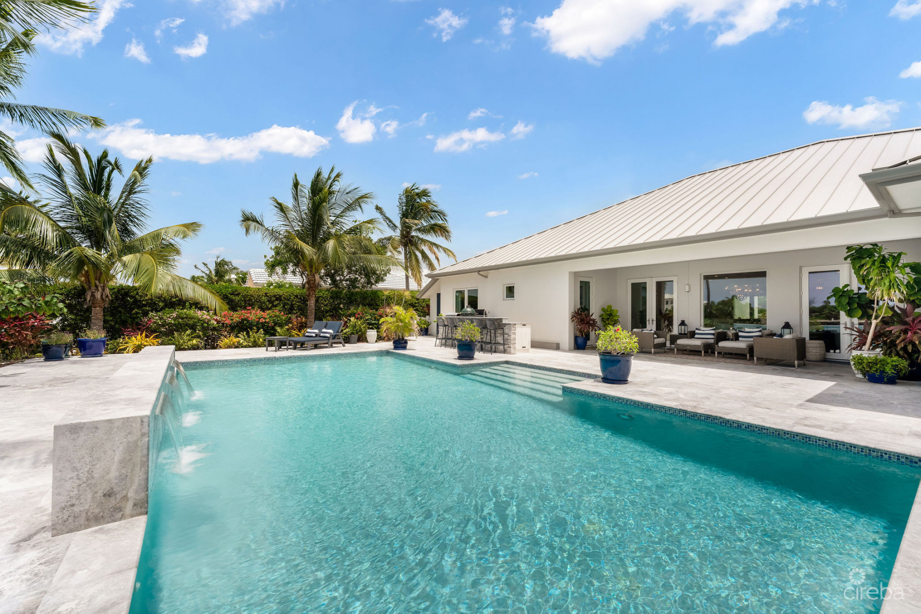 COCONUT COVE, THE SHORES FAMILY HOME