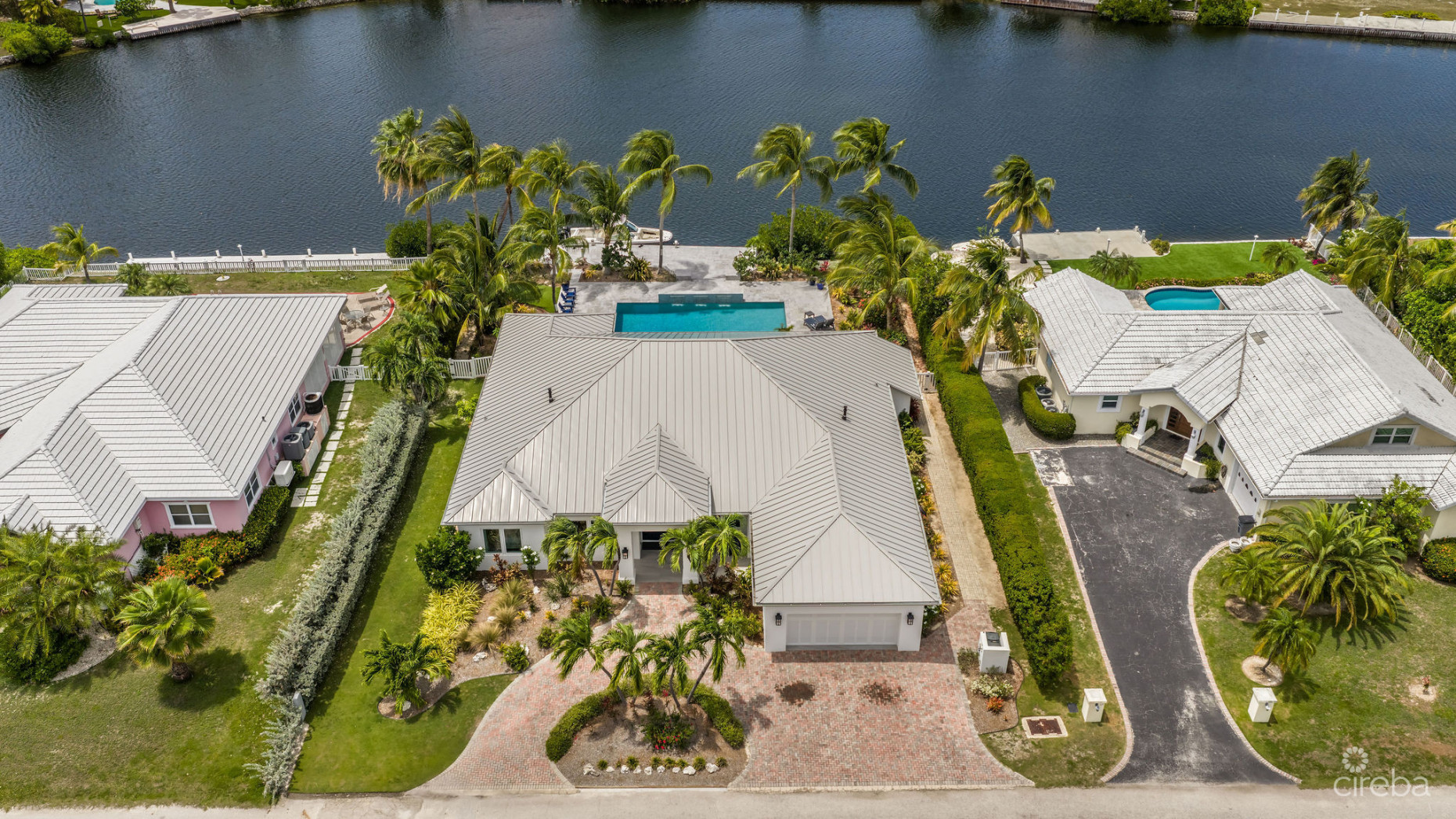 COCONUT COVE, THE SHORES FAMILY HOME
