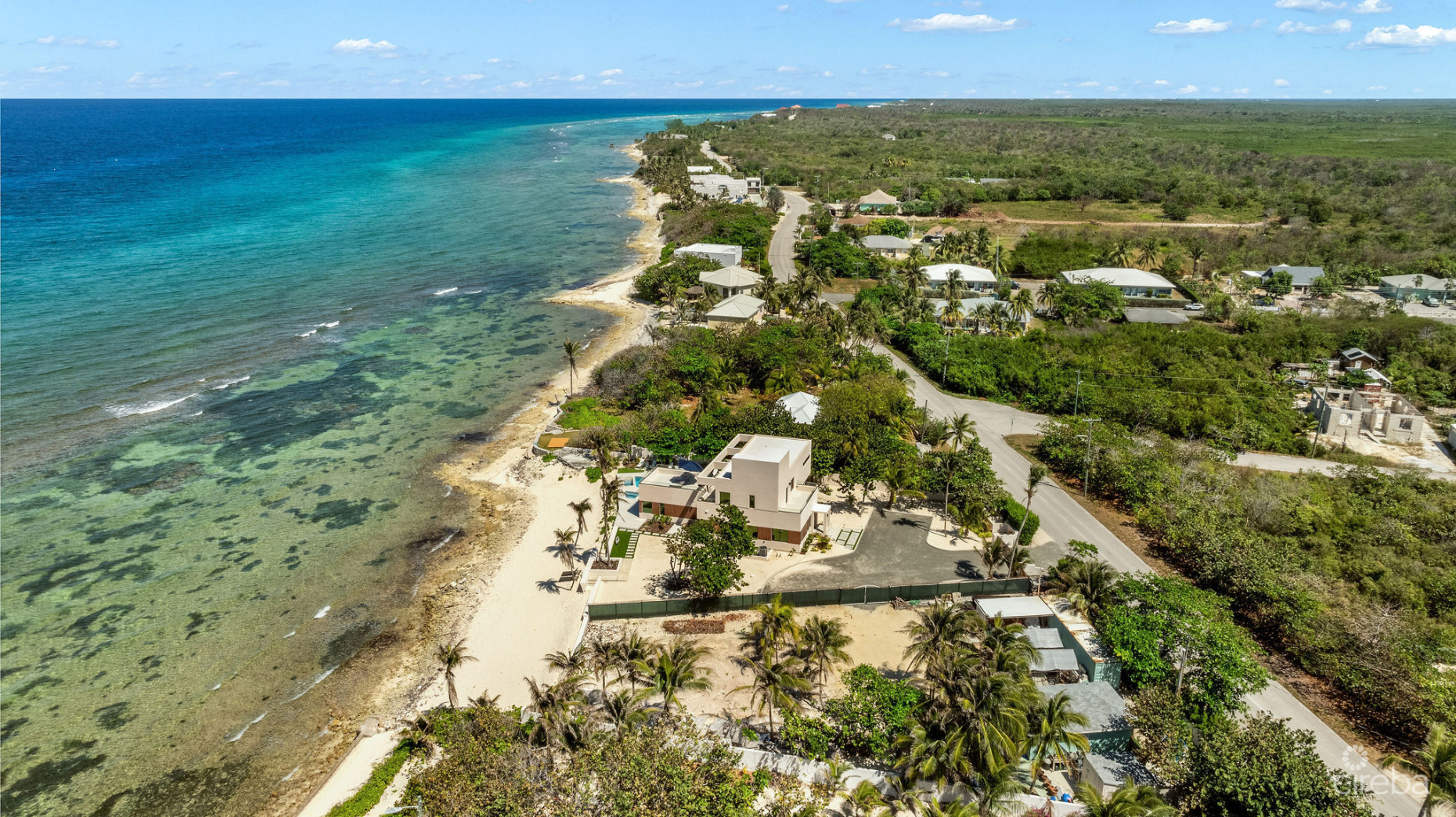 5 BED BEACH FRONT ESTATE - HALCYON POINT