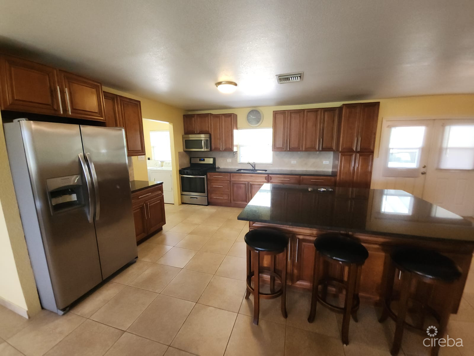 WATERVIEW HOME JUST OFF SMB CORRIDOR