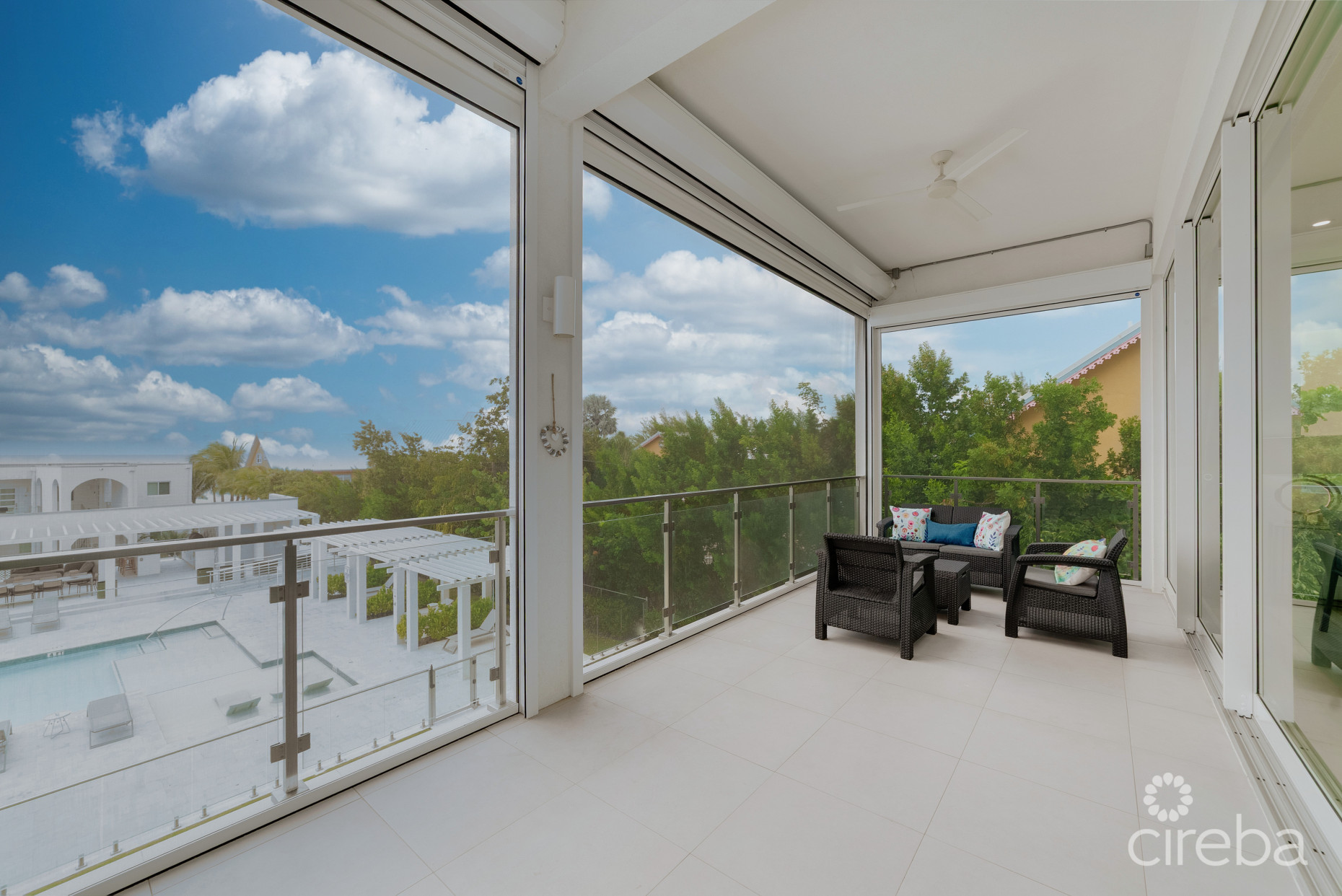 SUNSET POINT - BEAUTIFULLY UPGRADED 3 BED WITH PANORAMIC OCEAN VIEWS