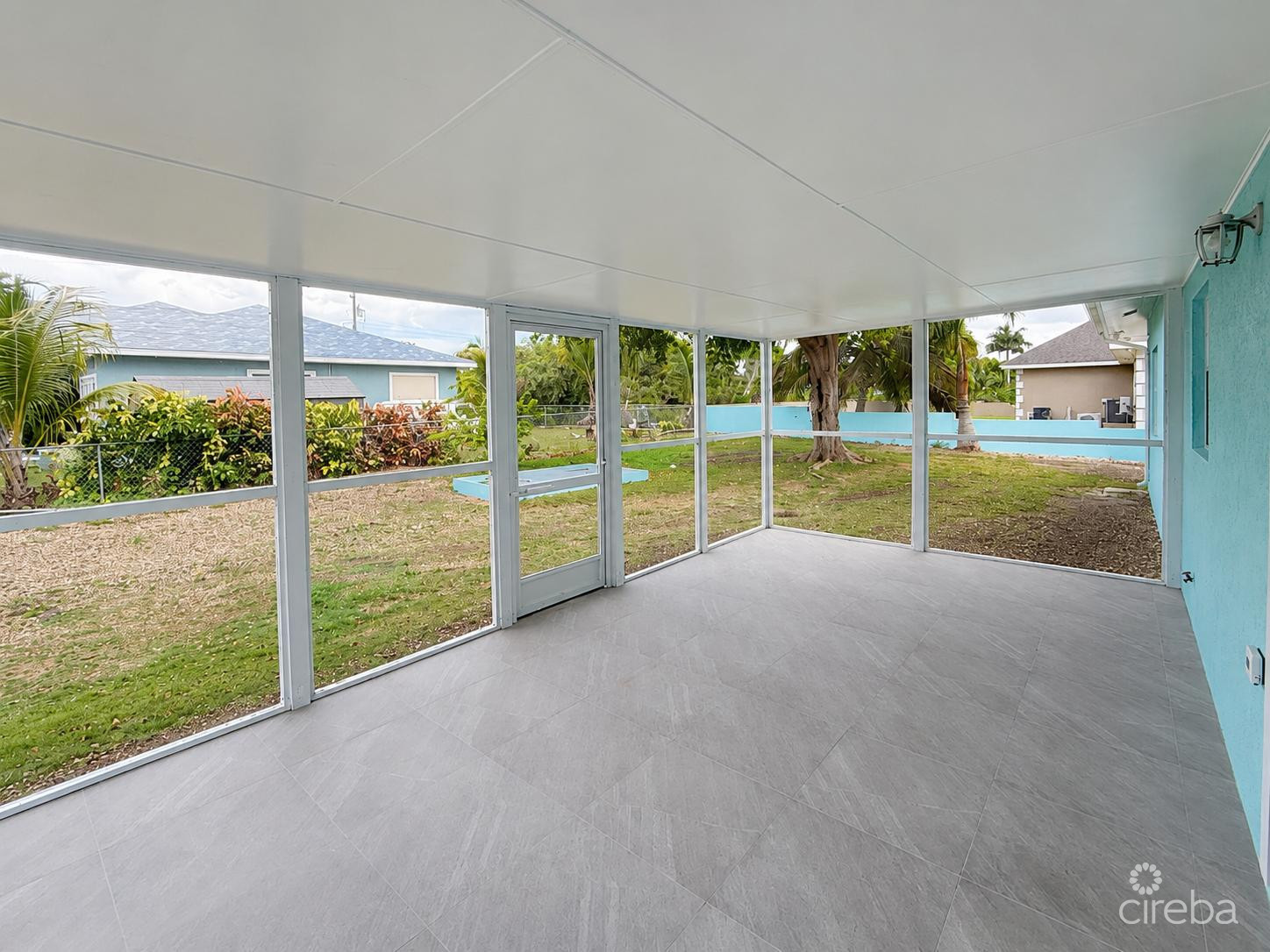 SAVANNAH MEADOWS -BEAUTIFULLY RENOVATED FAMILY HOME