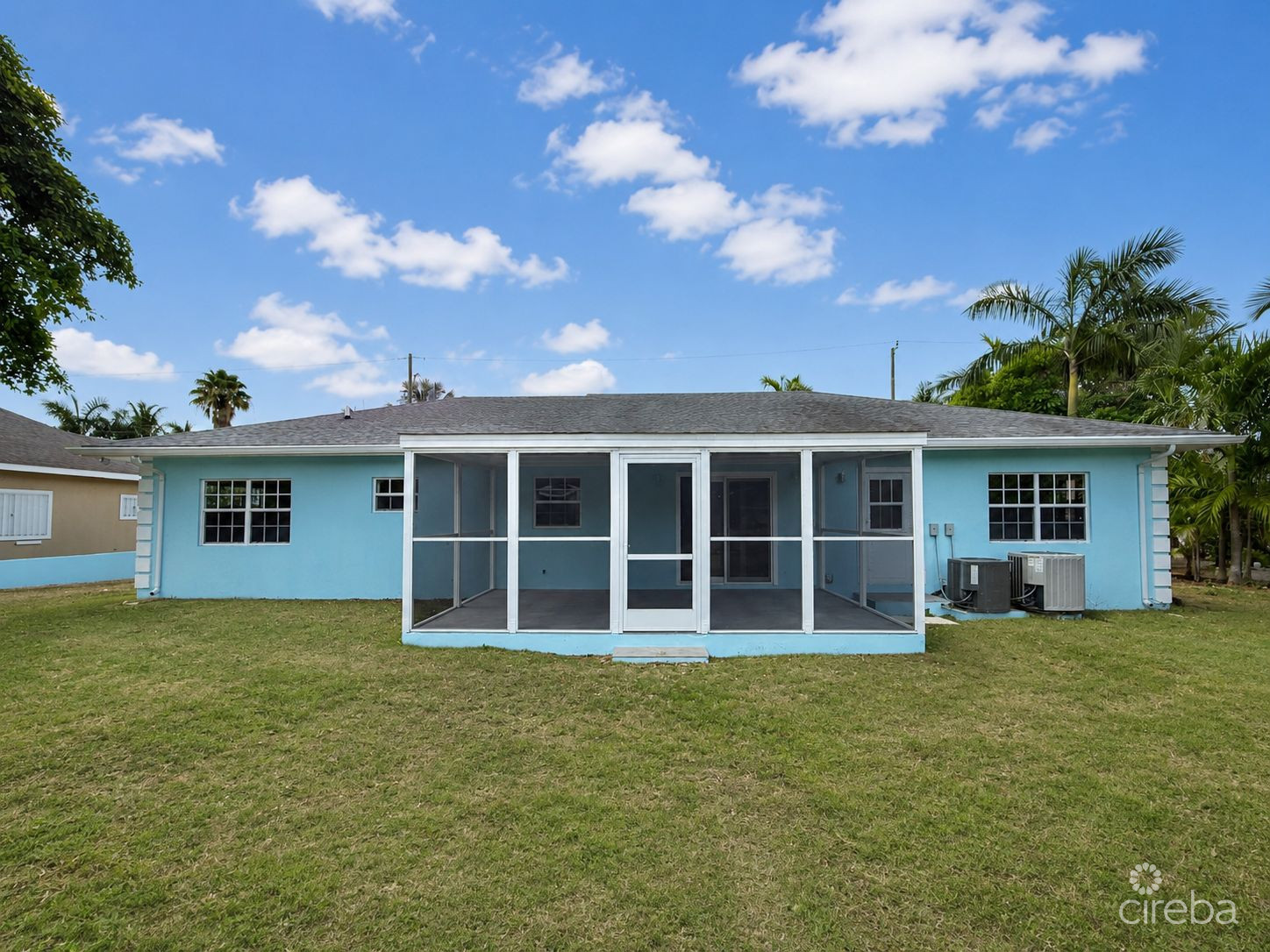 SAVANNAH MEADOWS -BEAUTIFULLY RENOVATED FAMILY HOME